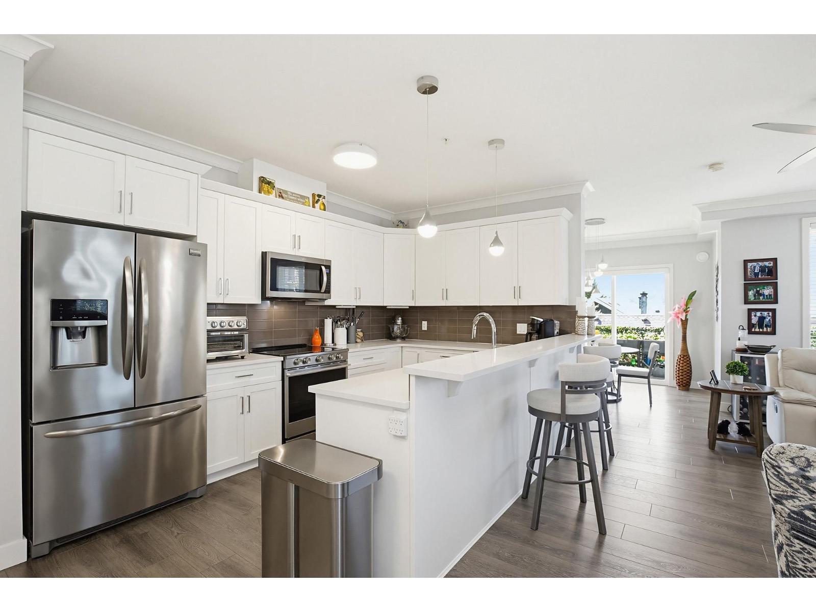 207 45630 SPADINA AVENUE, Chilliwack Proper West, Chilliwack