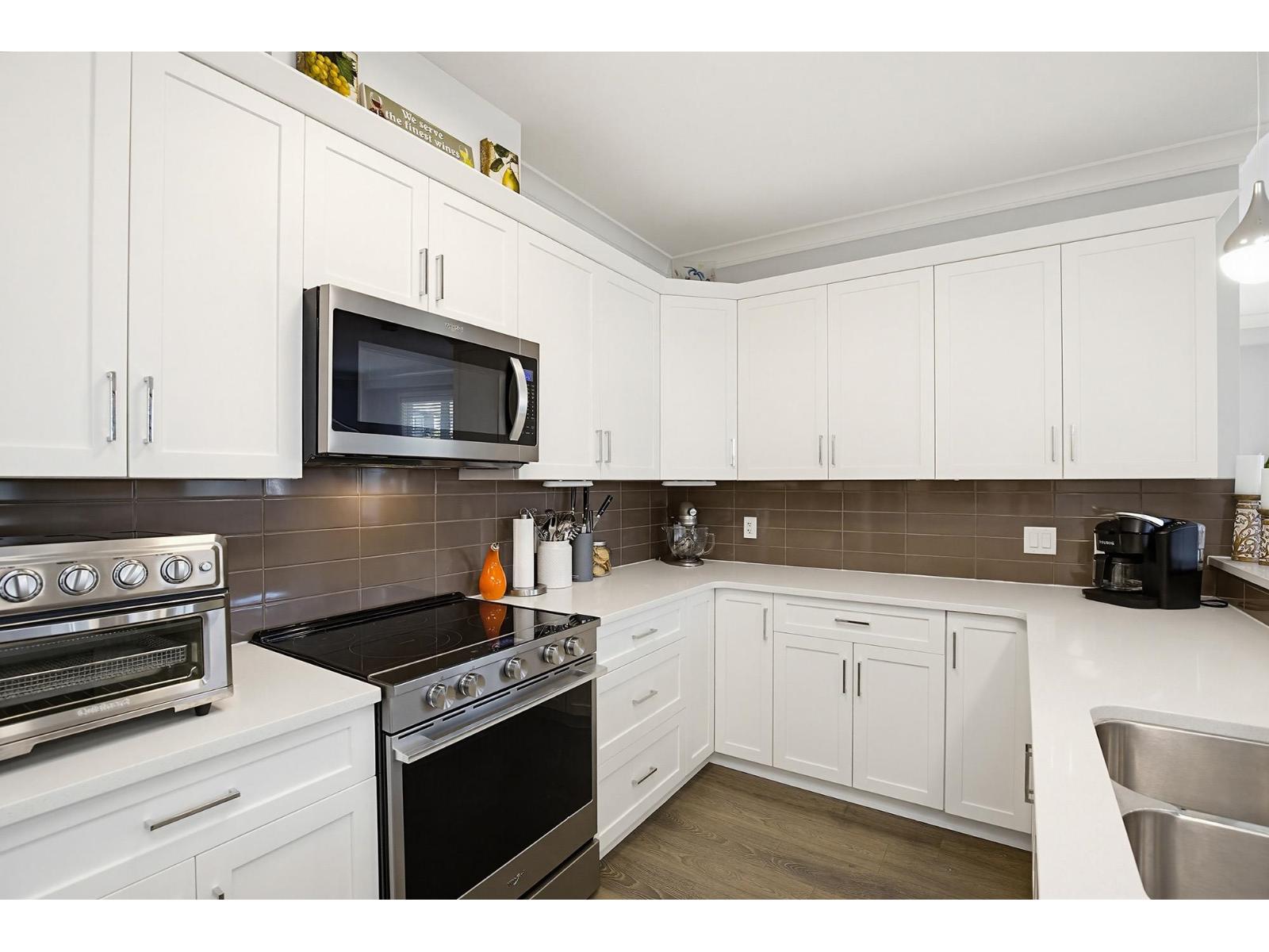 207 45630 SPADINA AVENUE, Chilliwack Proper West, Chilliwack