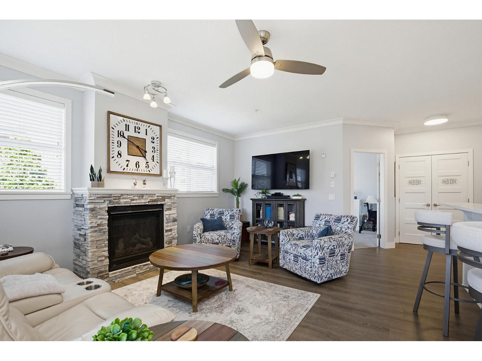207 45630 SPADINA AVENUE, Chilliwack Proper West, Chilliwack