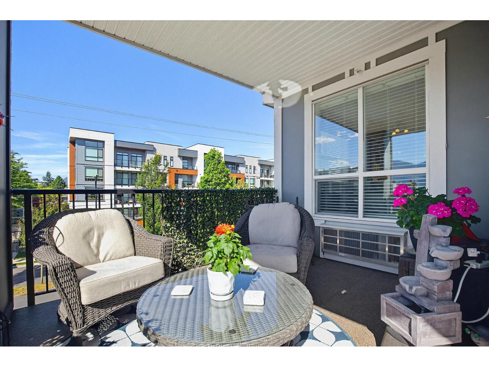 207 45630 SPADINA AVENUE, Chilliwack Proper West, Chilliwack