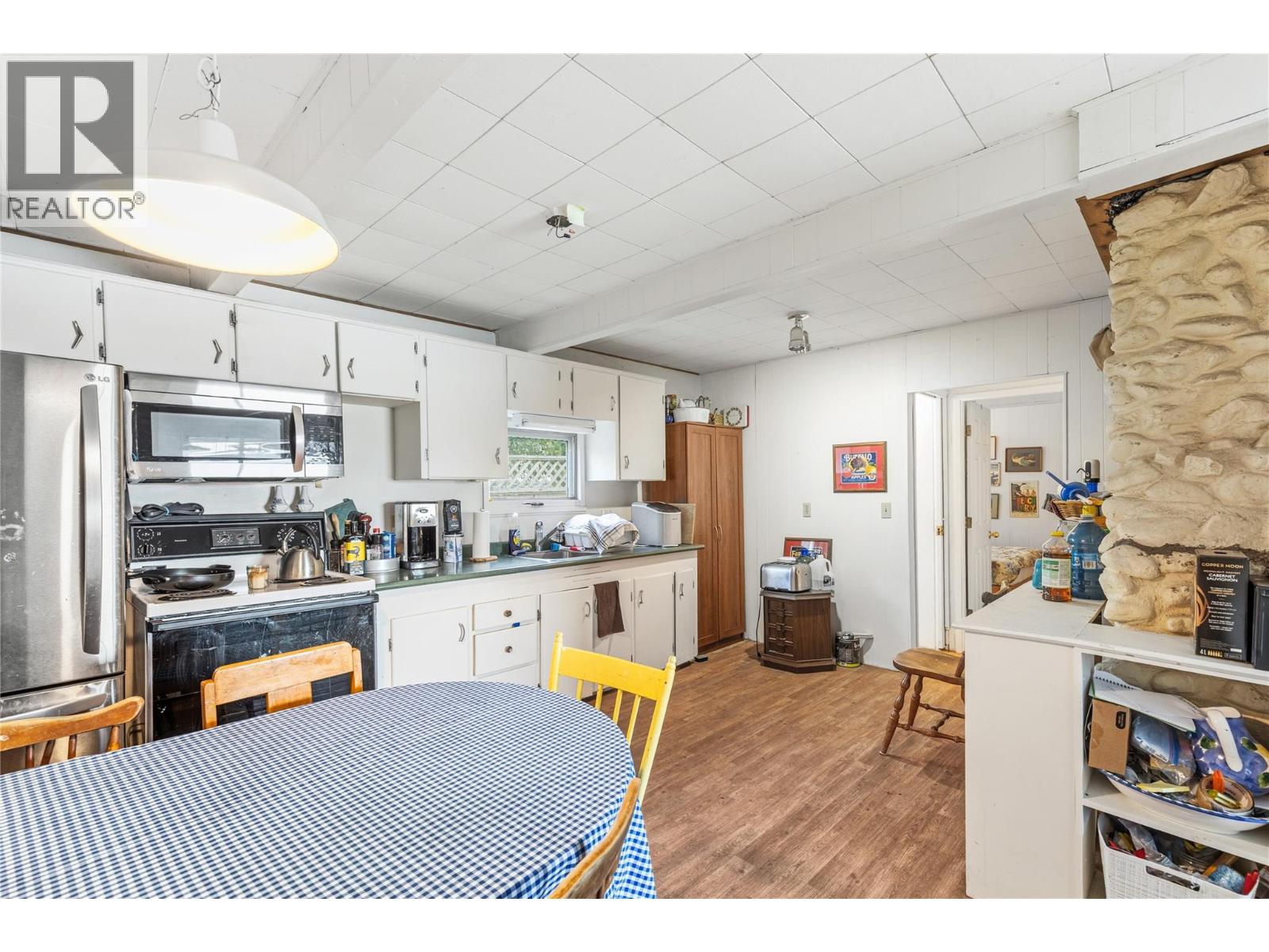 202 Saskatoon Road - 16
