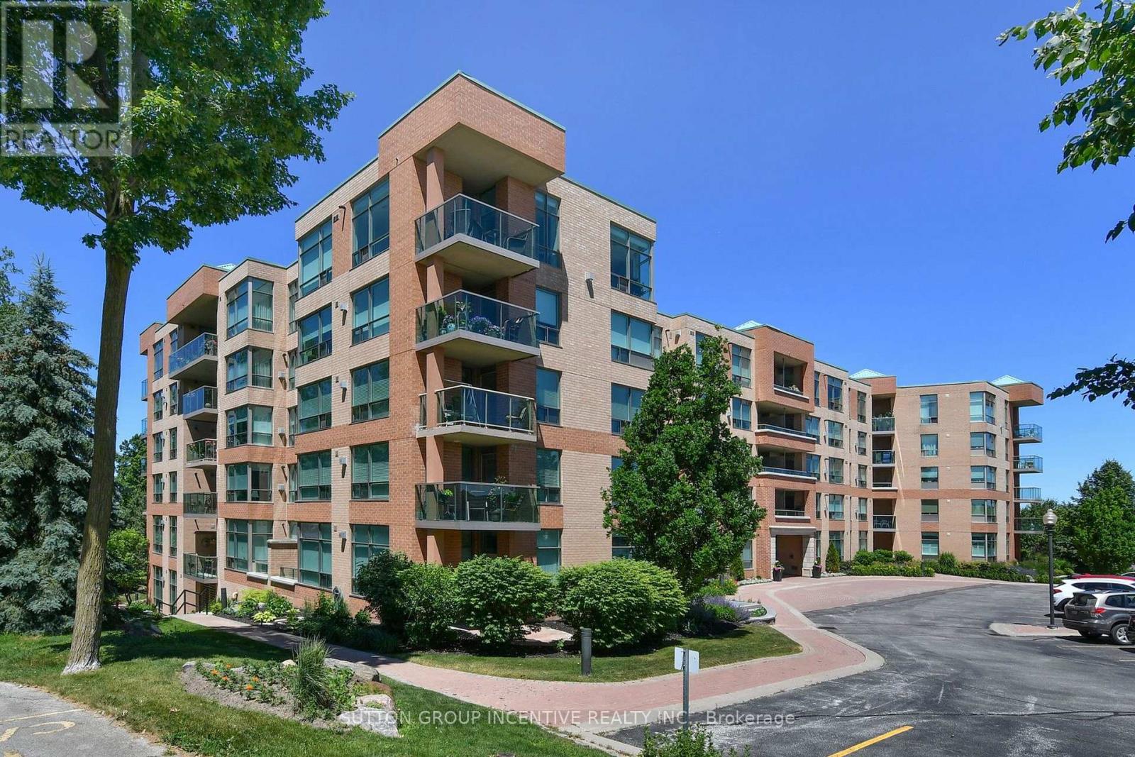 #308 4 BRIAR HILL HEIGHTS - 1