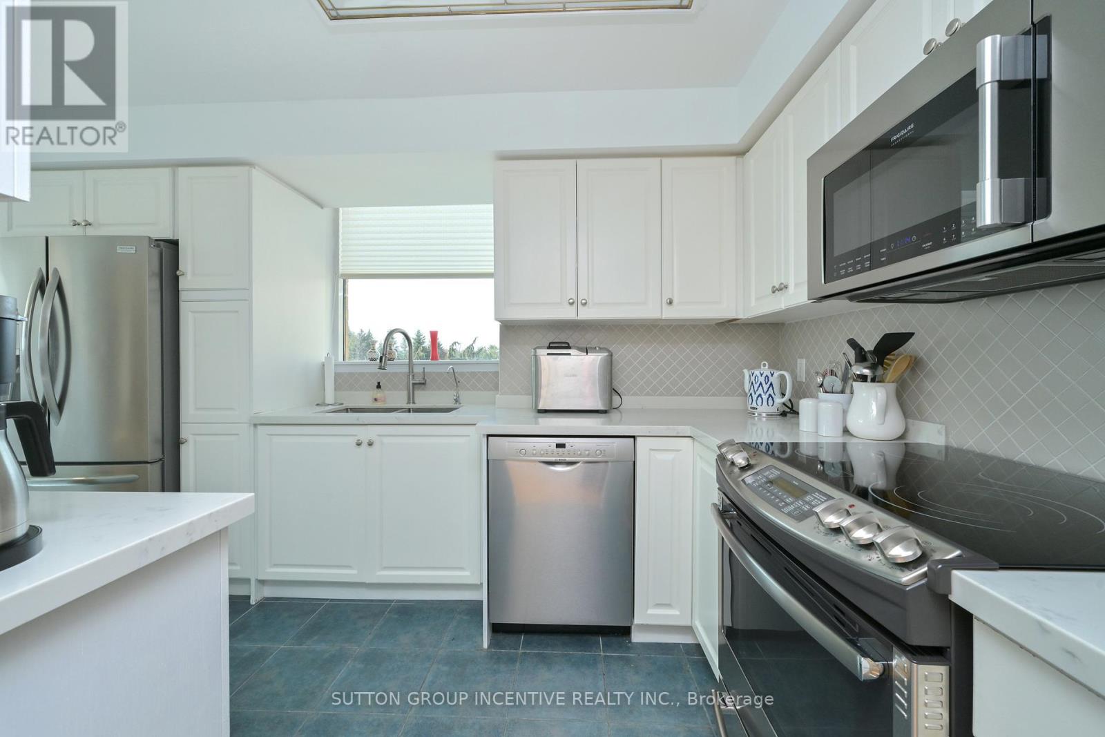 #308 4 BRIAR HILL HEIGHTS - 6