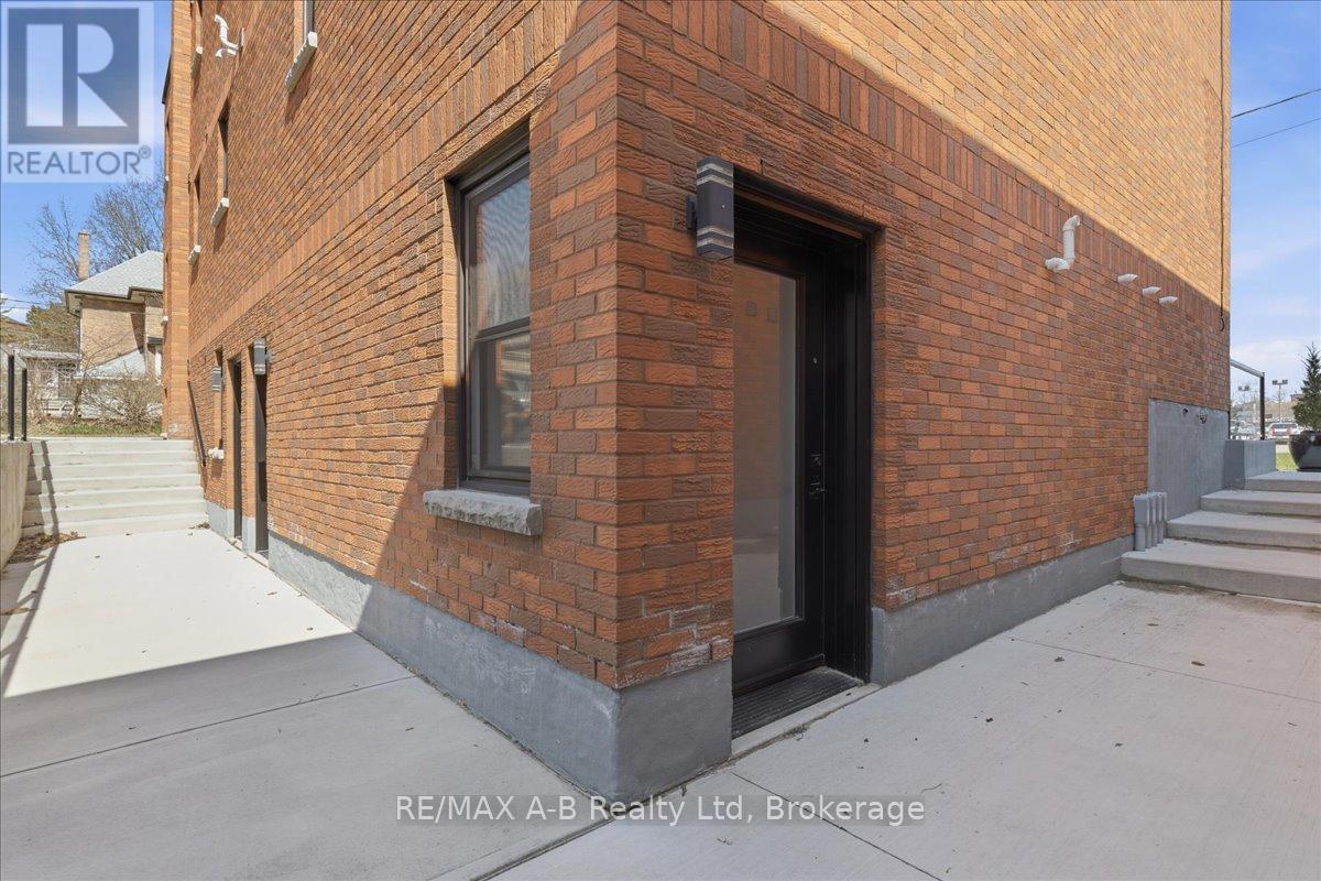 #1 74A CHURCH STREET - 19