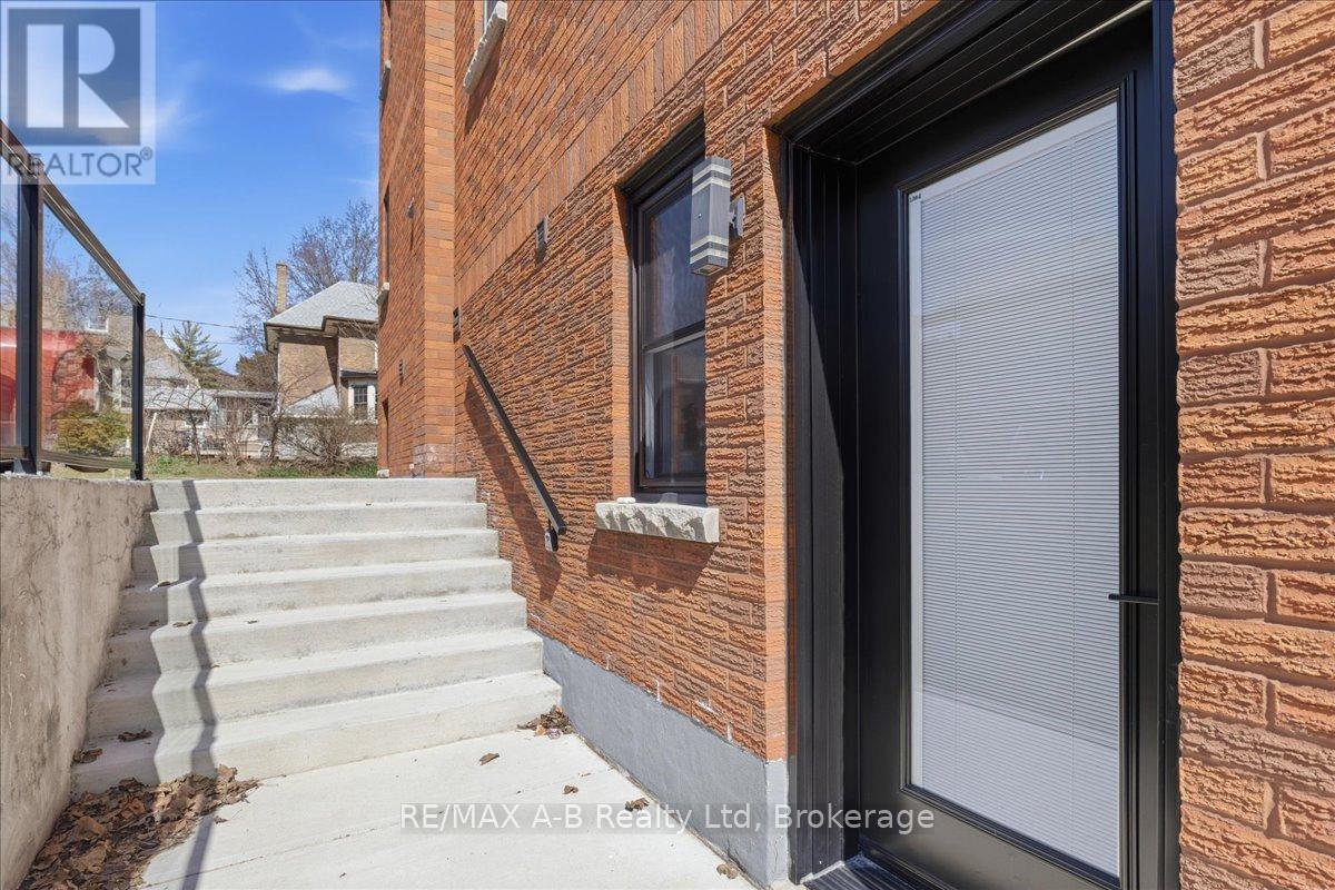 #1 74A CHURCH STREET - 22