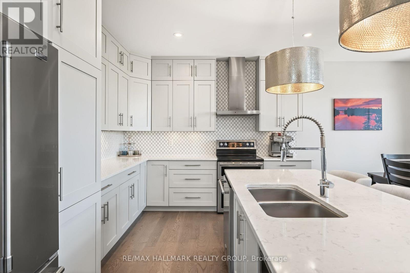 755 KIRKHAM CRESCENT - 19