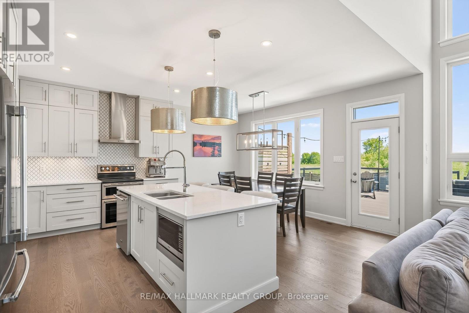 755 KIRKHAM CRESCENT - 20