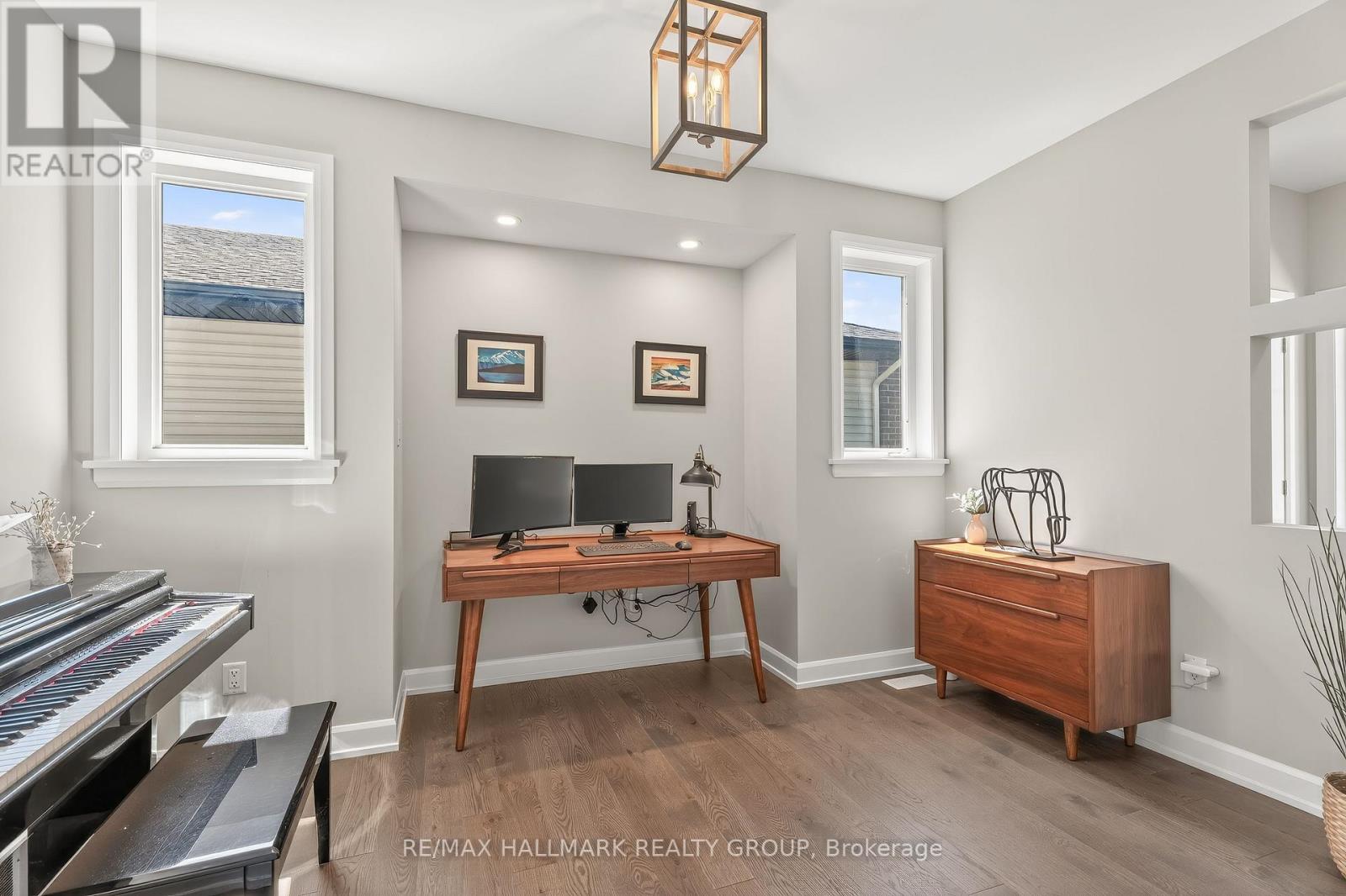 755 KIRKHAM CRESCENT - 6