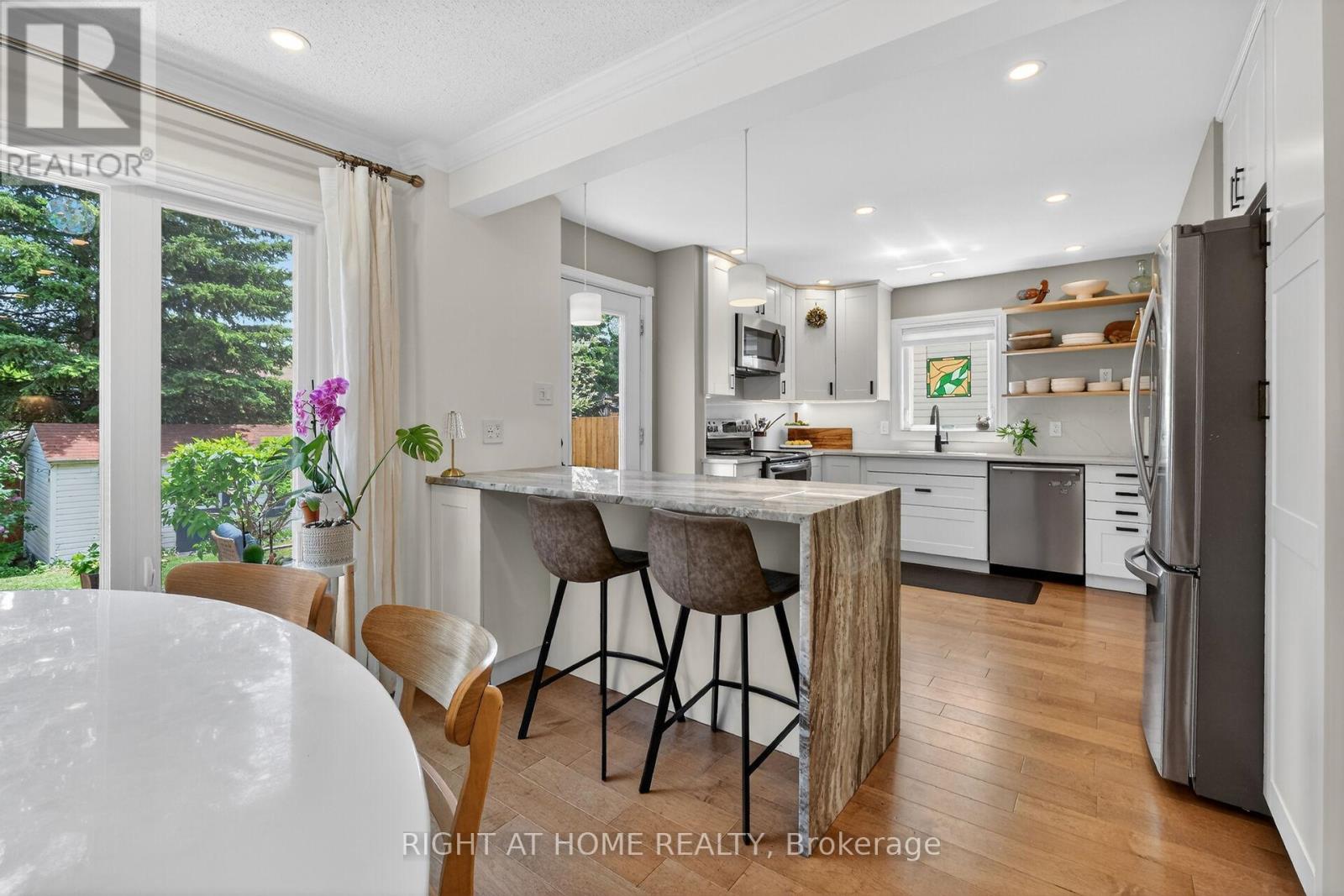1187 WHITEROCK STREET - 15