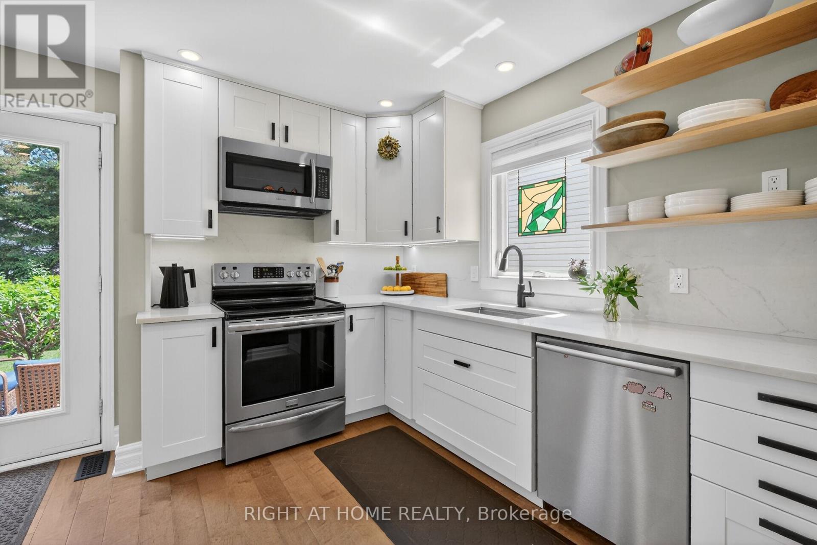 1187 WHITEROCK STREET - 22
