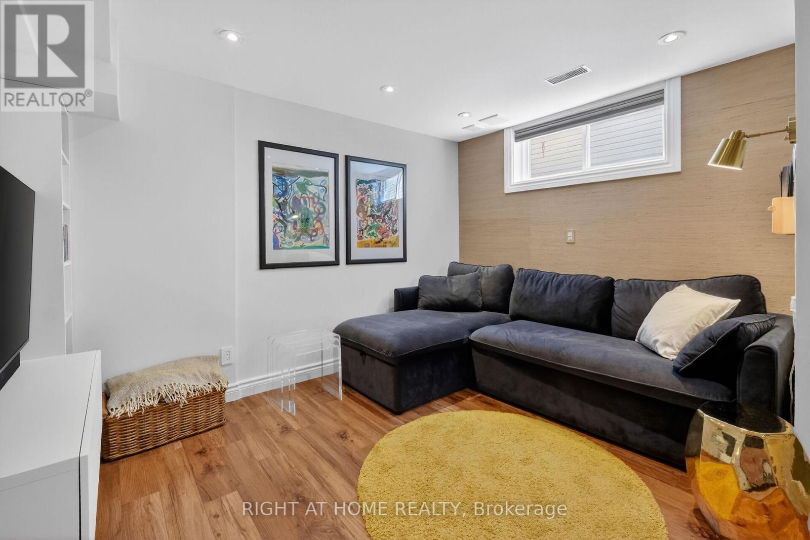 1187 WHITEROCK STREET - 36
