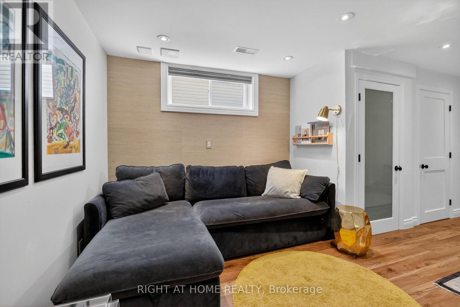 1187 WHITEROCK STREET - 37