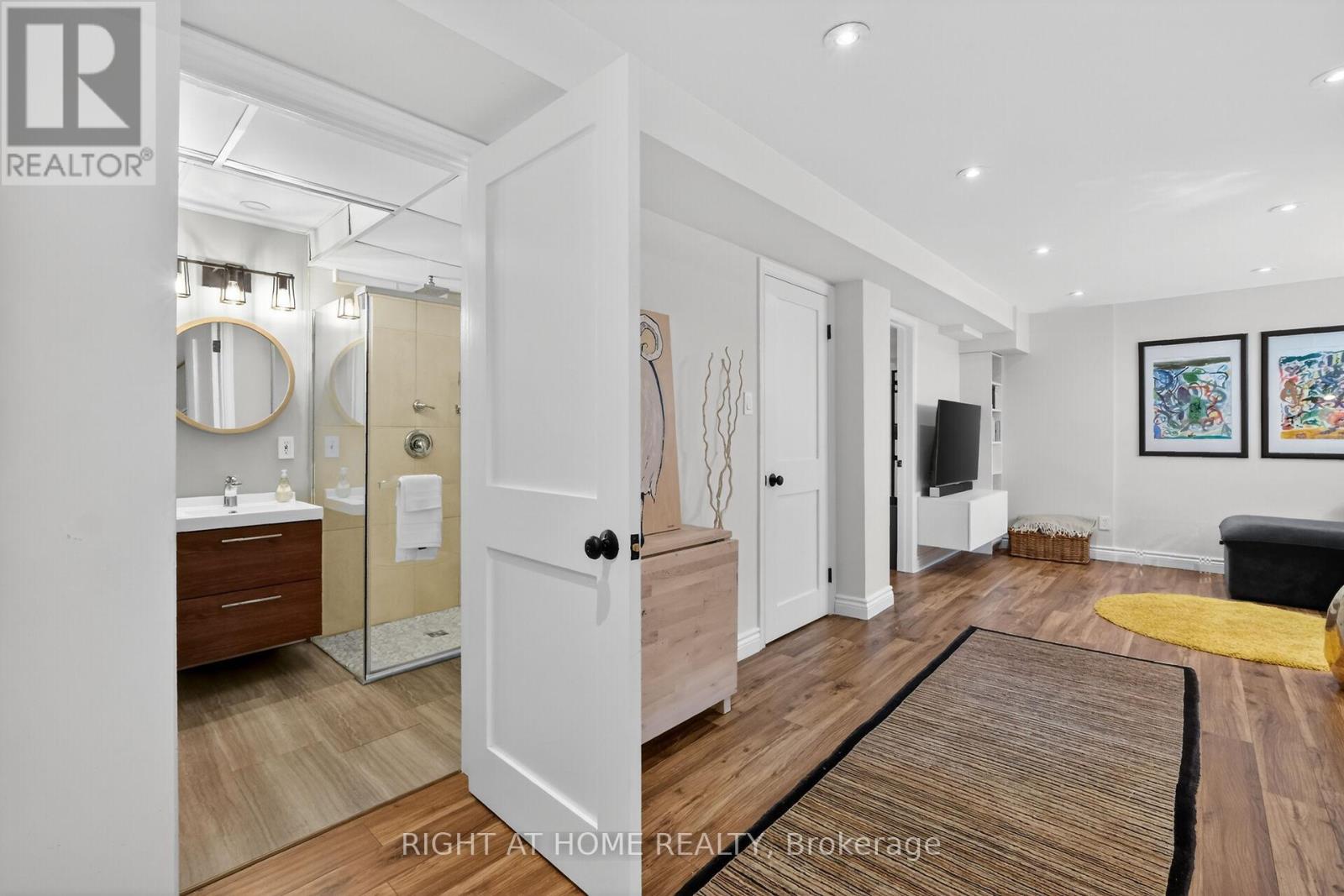 1187 WHITEROCK STREET - 39