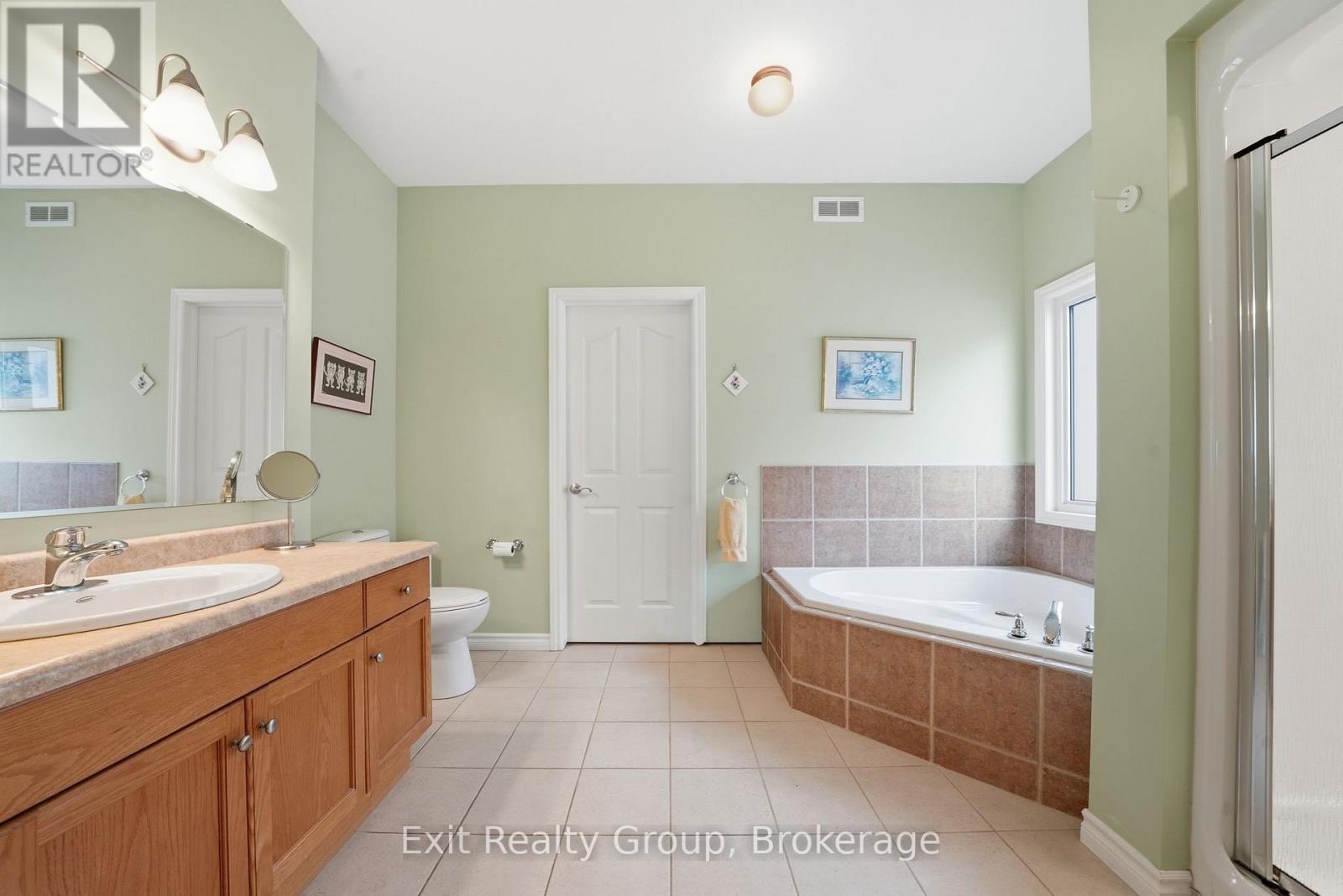 37 ALETHA DRIVE - 23