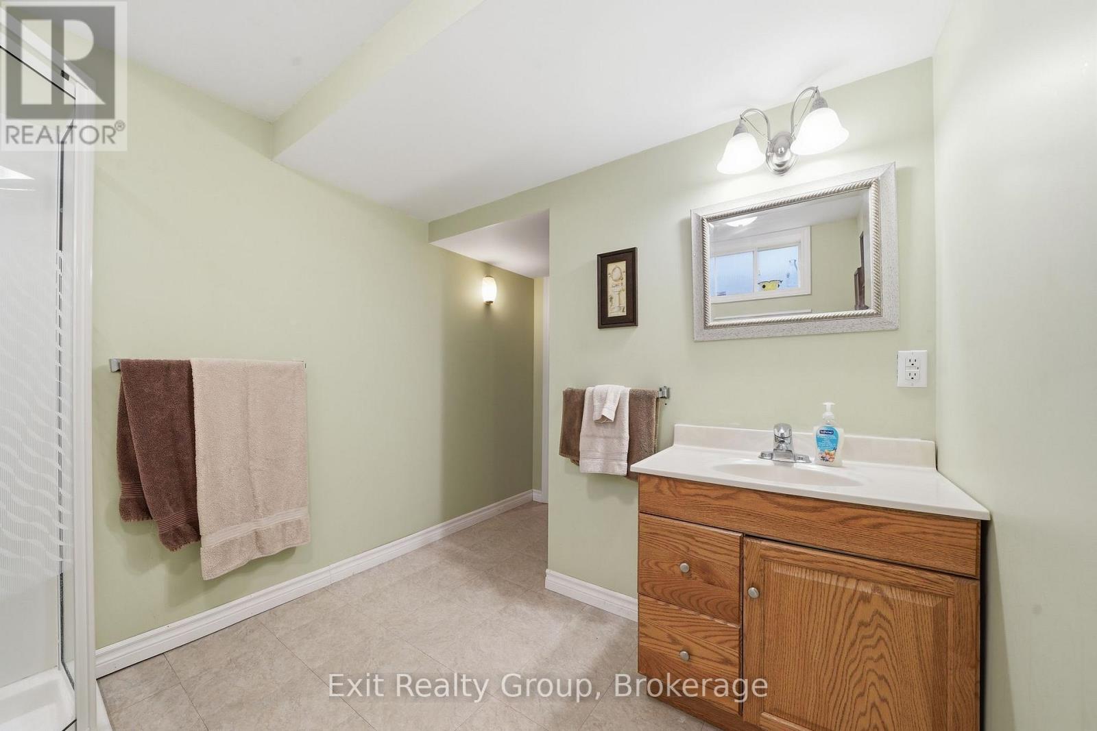 37 ALETHA DRIVE - 28