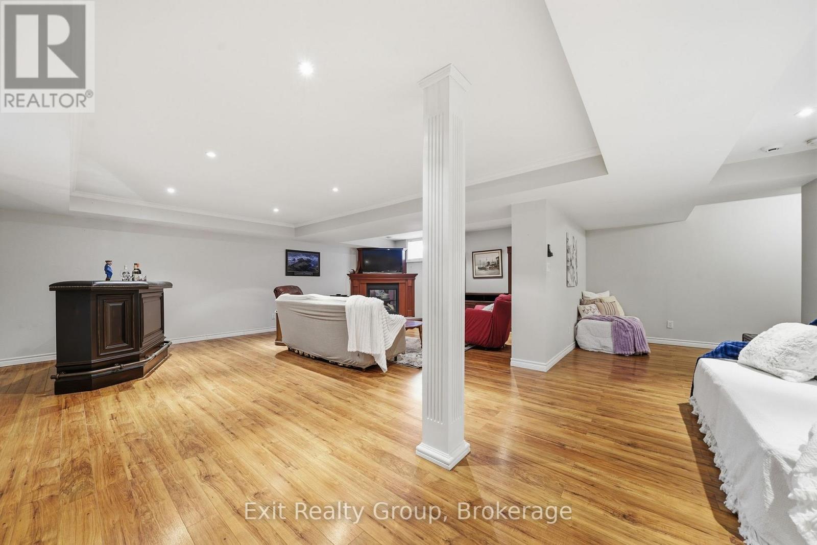 37 ALETHA DRIVE - 32