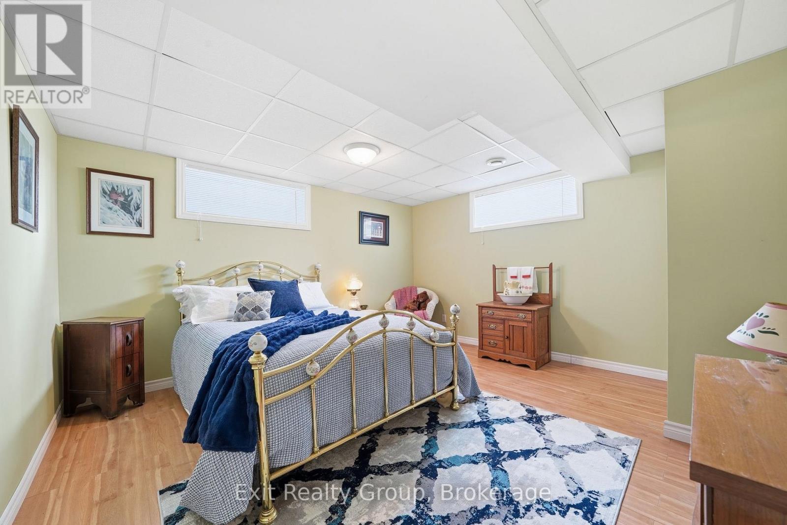 37 ALETHA DRIVE - 33