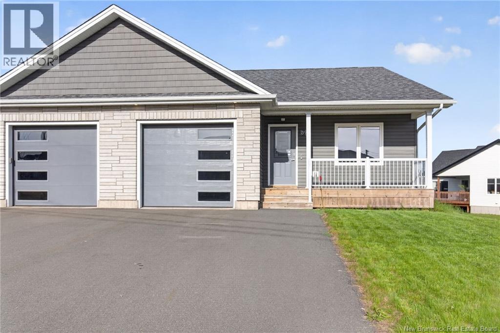 39 Satleville Crescent - 2