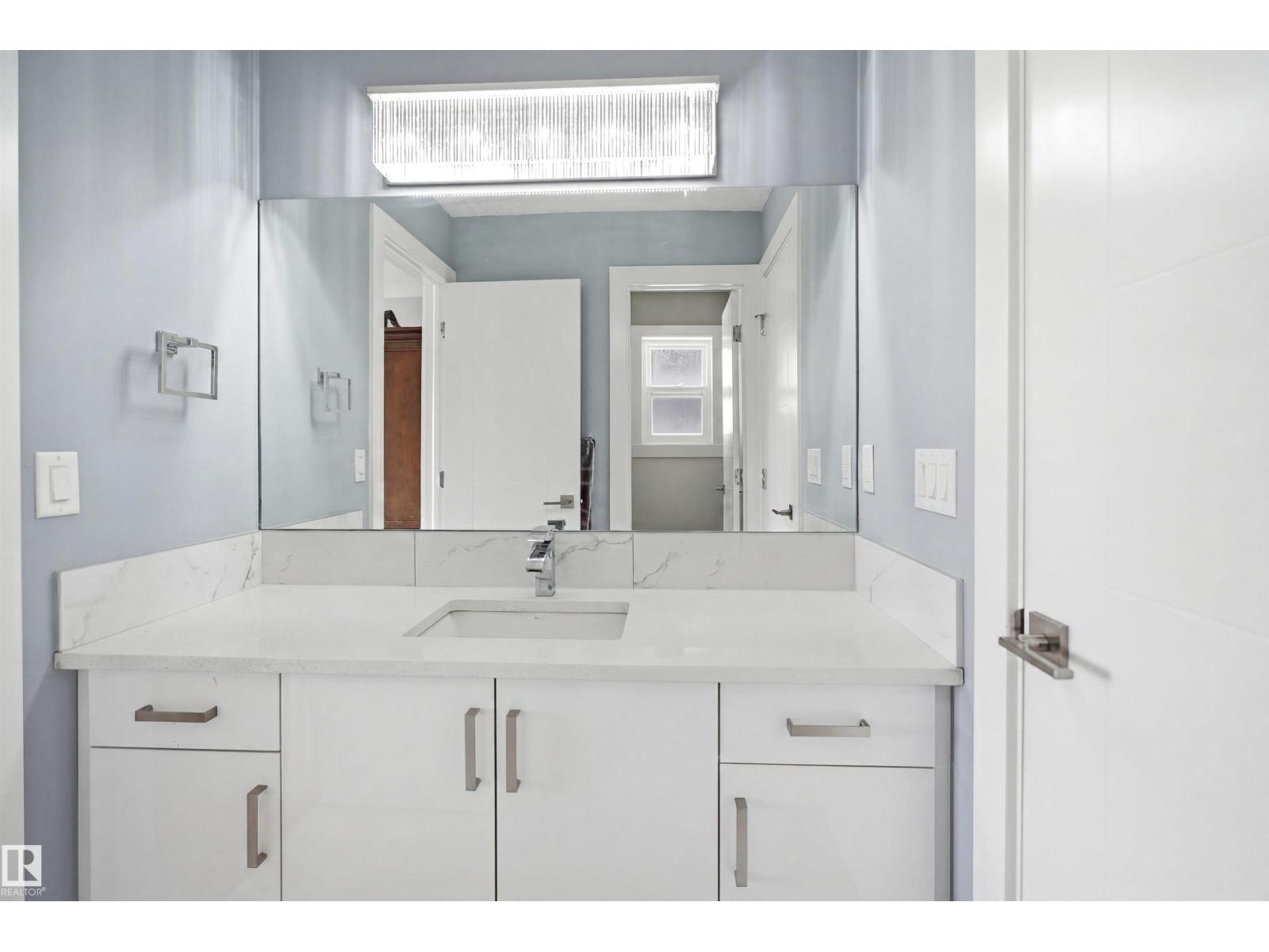 3909 49 Ave - 39