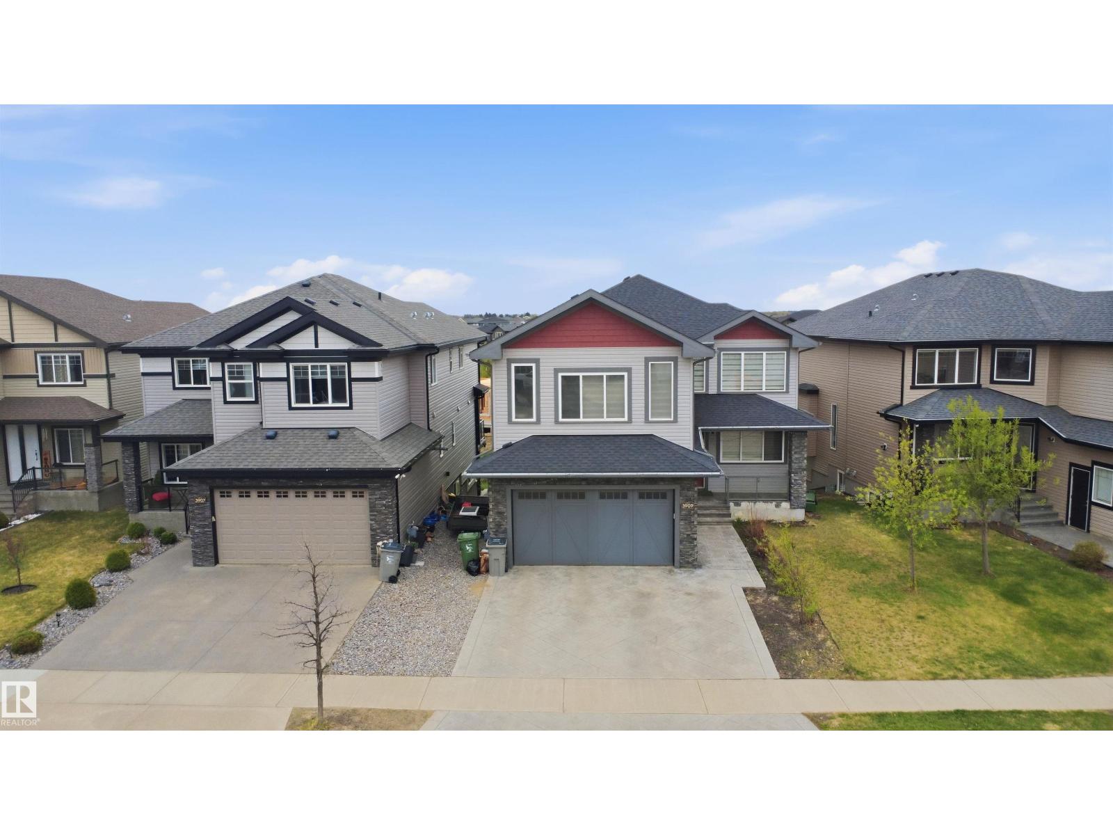3909 49 Ave - 34