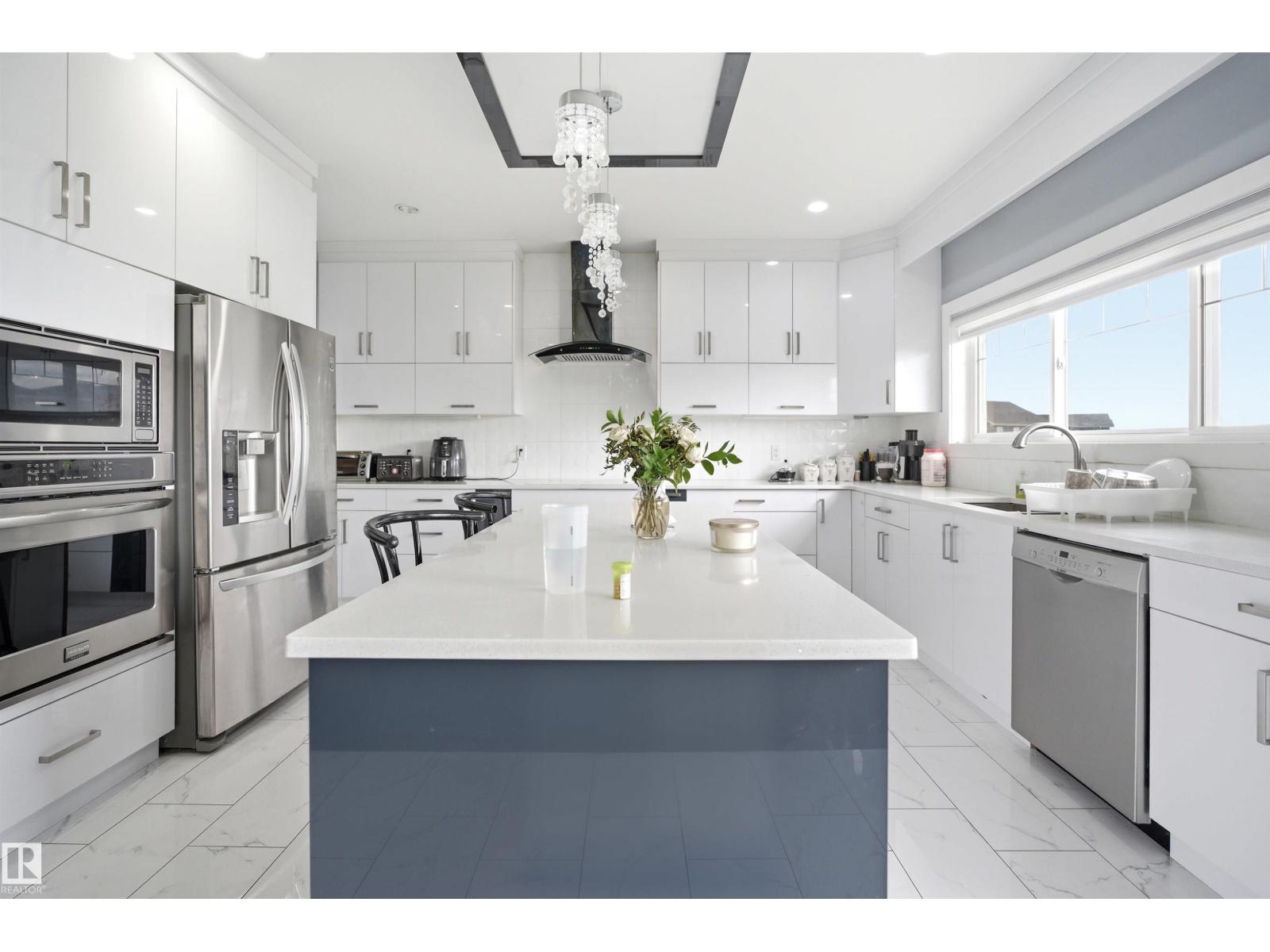 3909 49 Ave - 4
