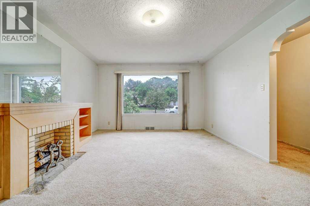 5104 54 Avenue — photo 15