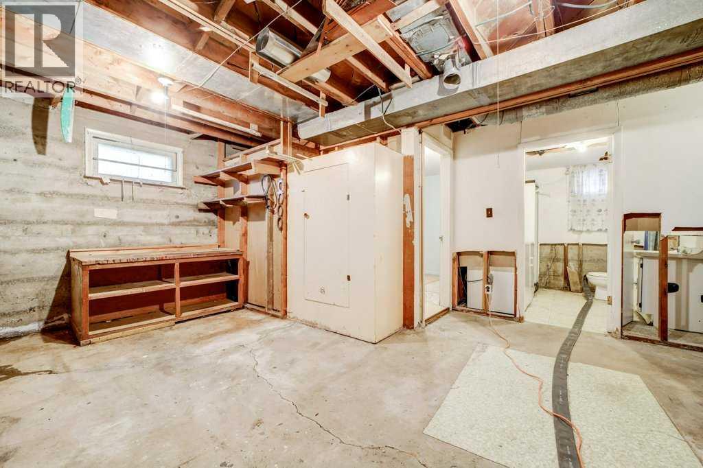 5104 54 Avenue — photo 43