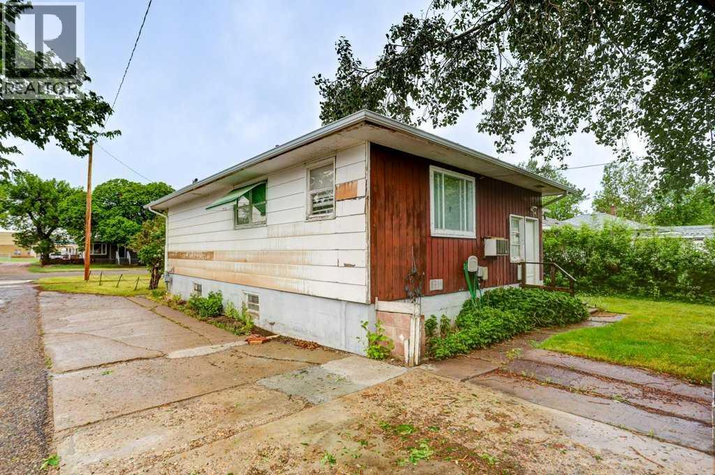 5104 54 Avenue - photo 4