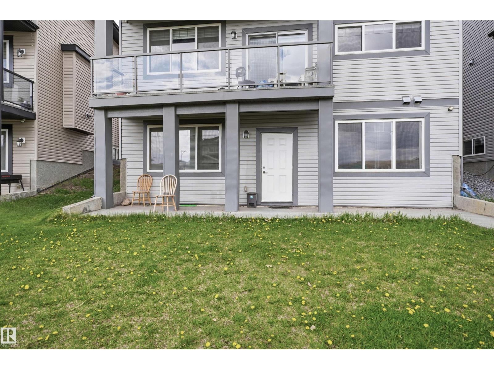 3909 49 Ave - 44