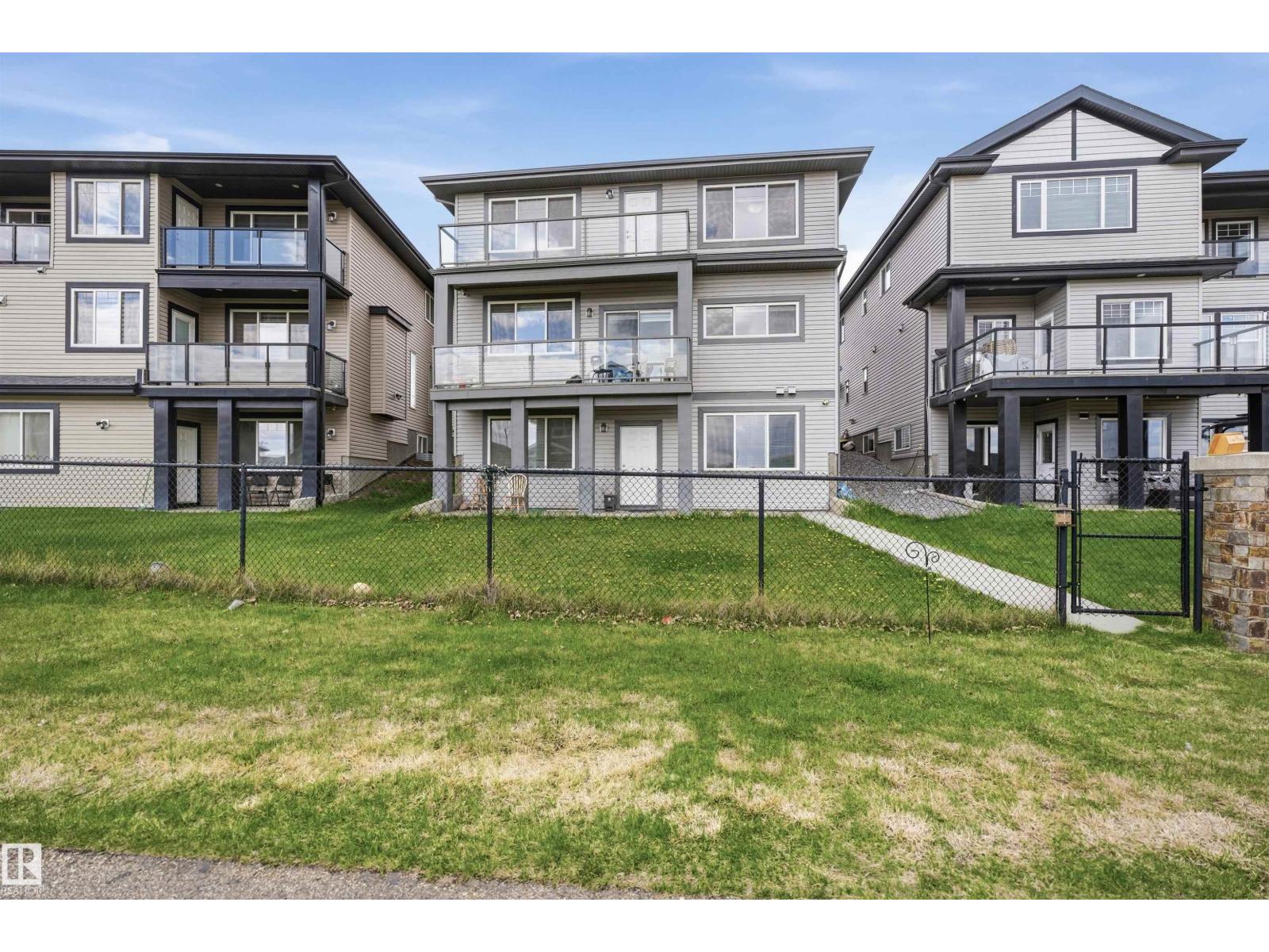 3909 49 Ave - 62