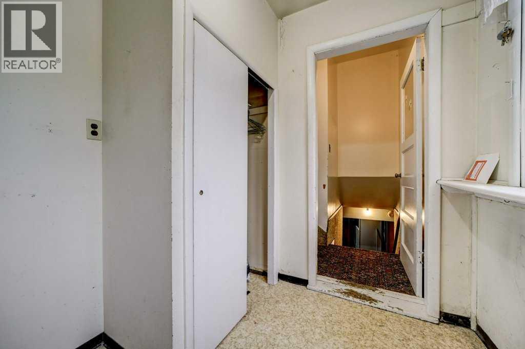 5104 54 Avenue — photo 34