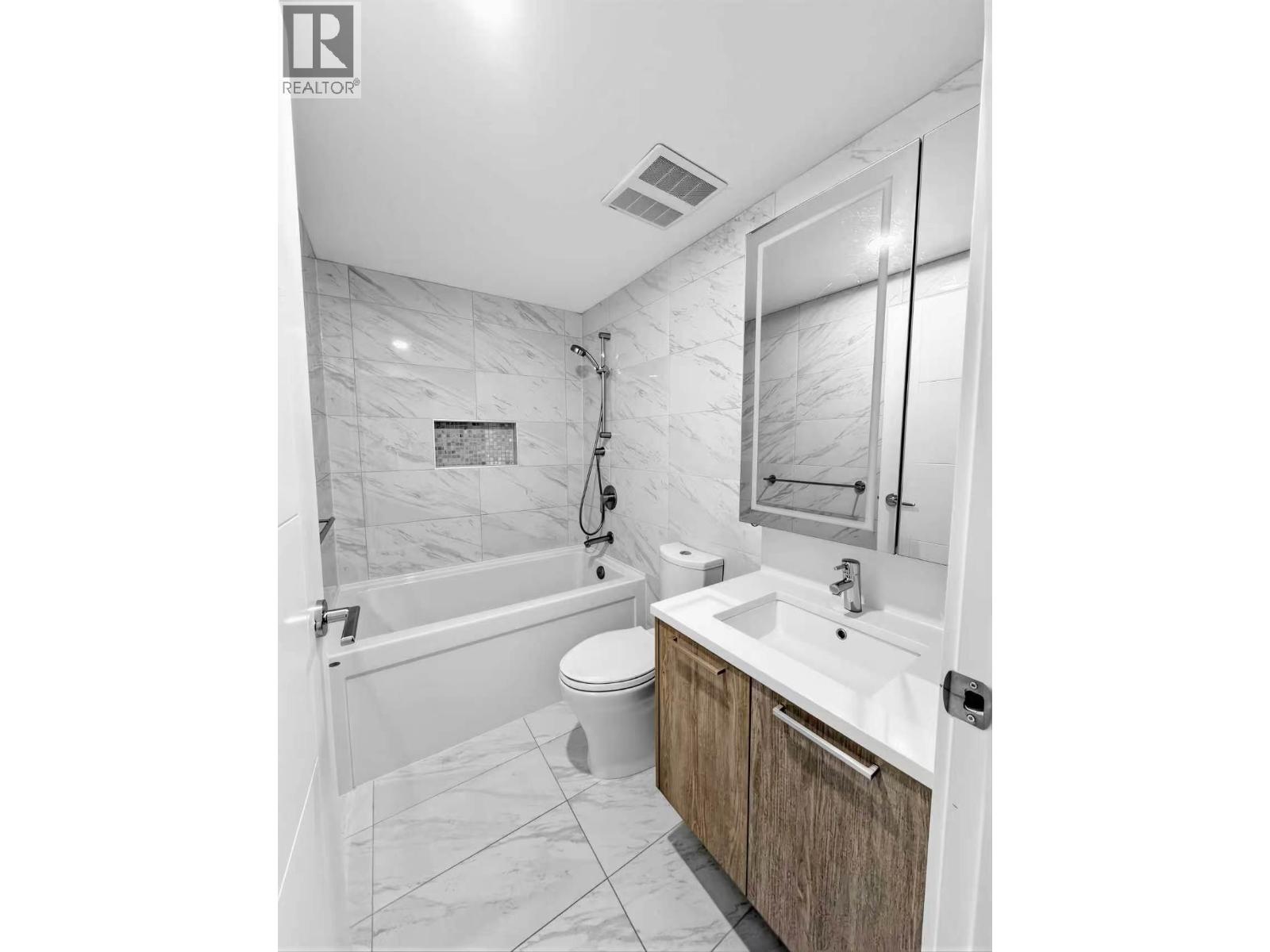 2404 6398 SILVER AVENUE, Burnaby