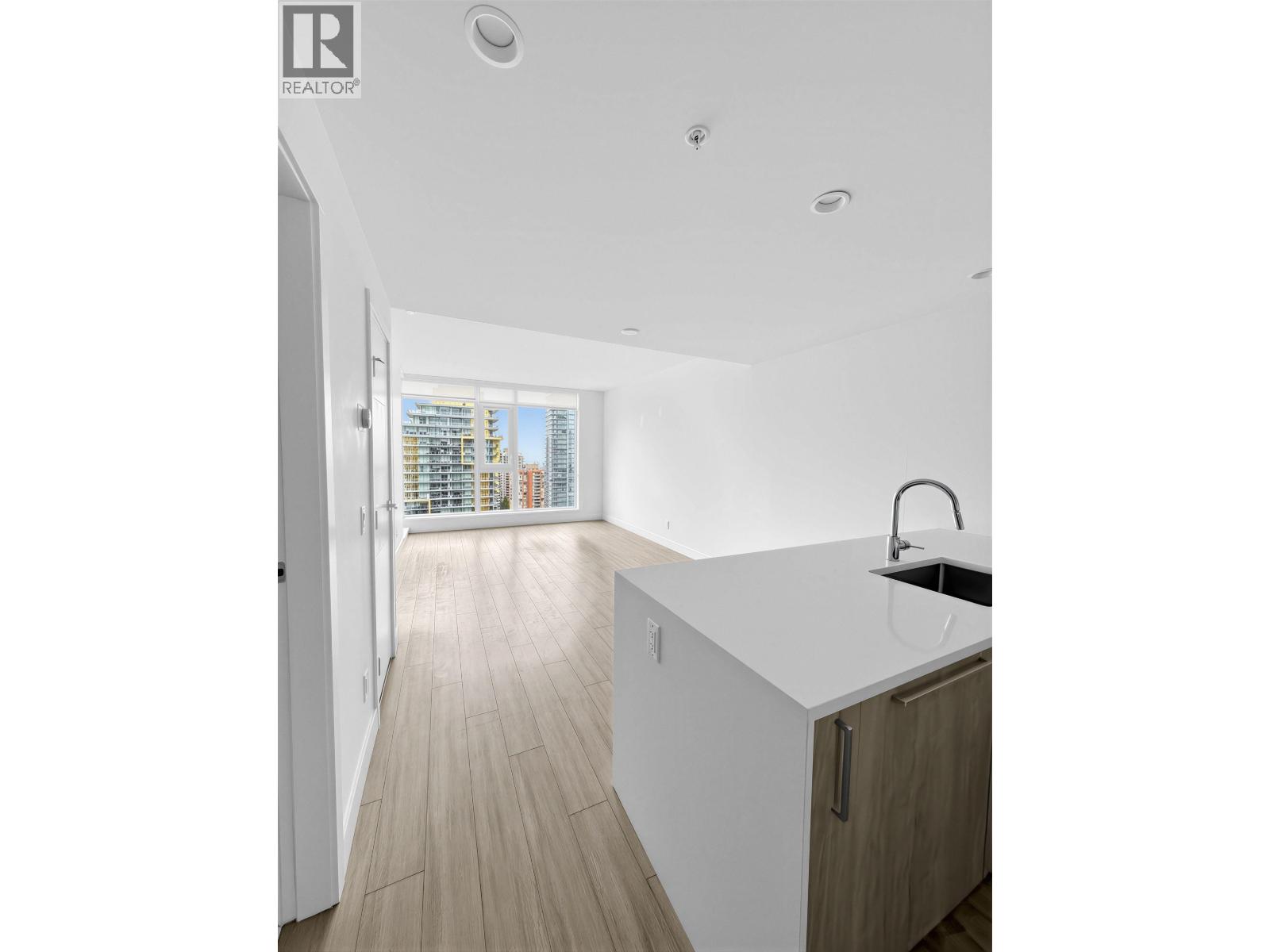 2404 6398 SILVER AVENUE, Burnaby