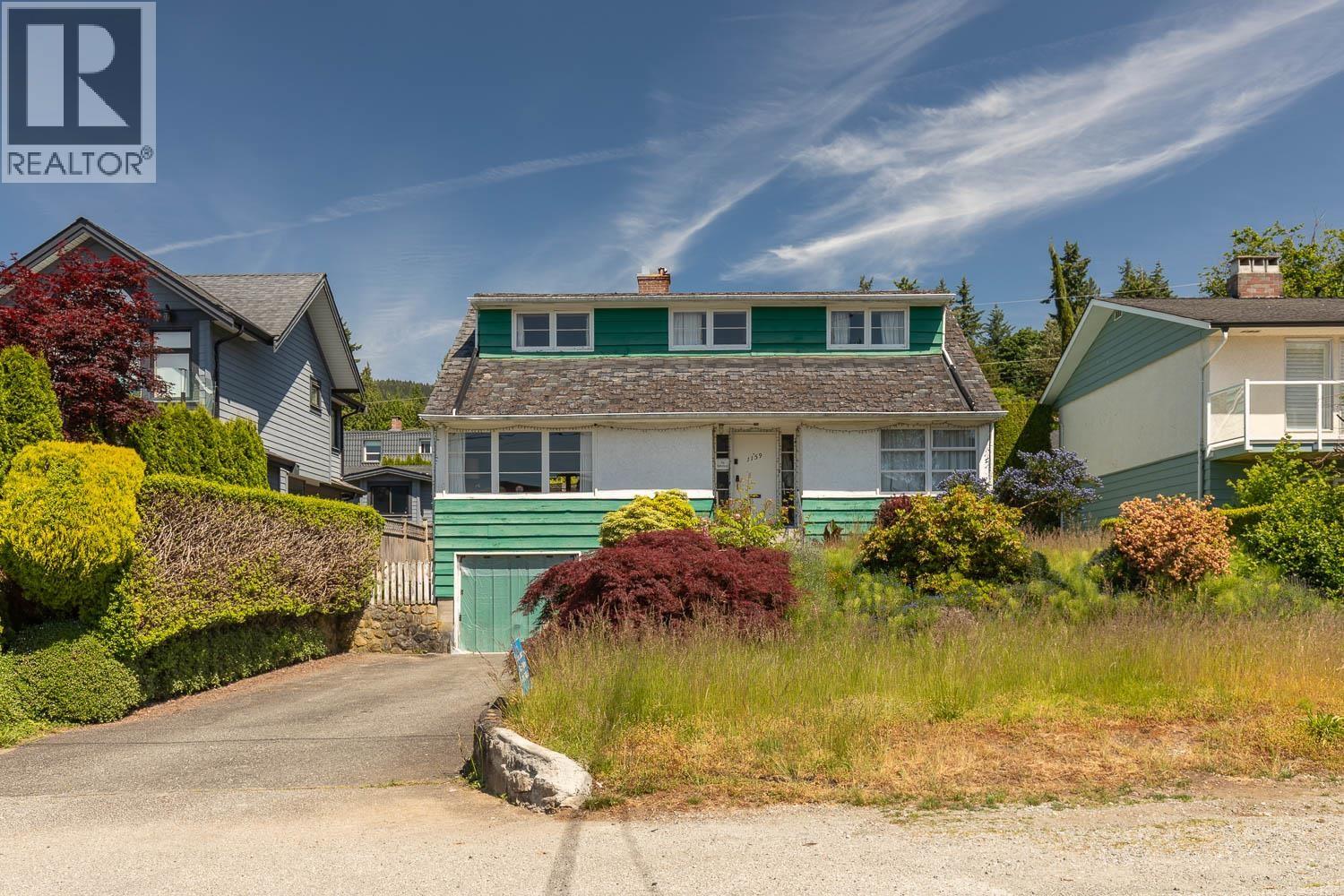 1159 KINGS AVENUE — main photo