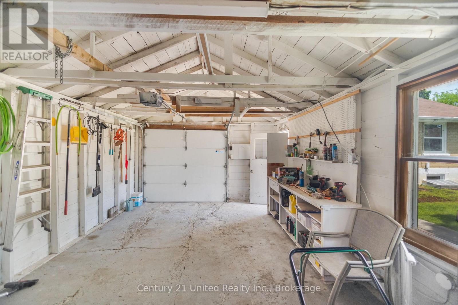 641 HAROLD DRIVE - 33