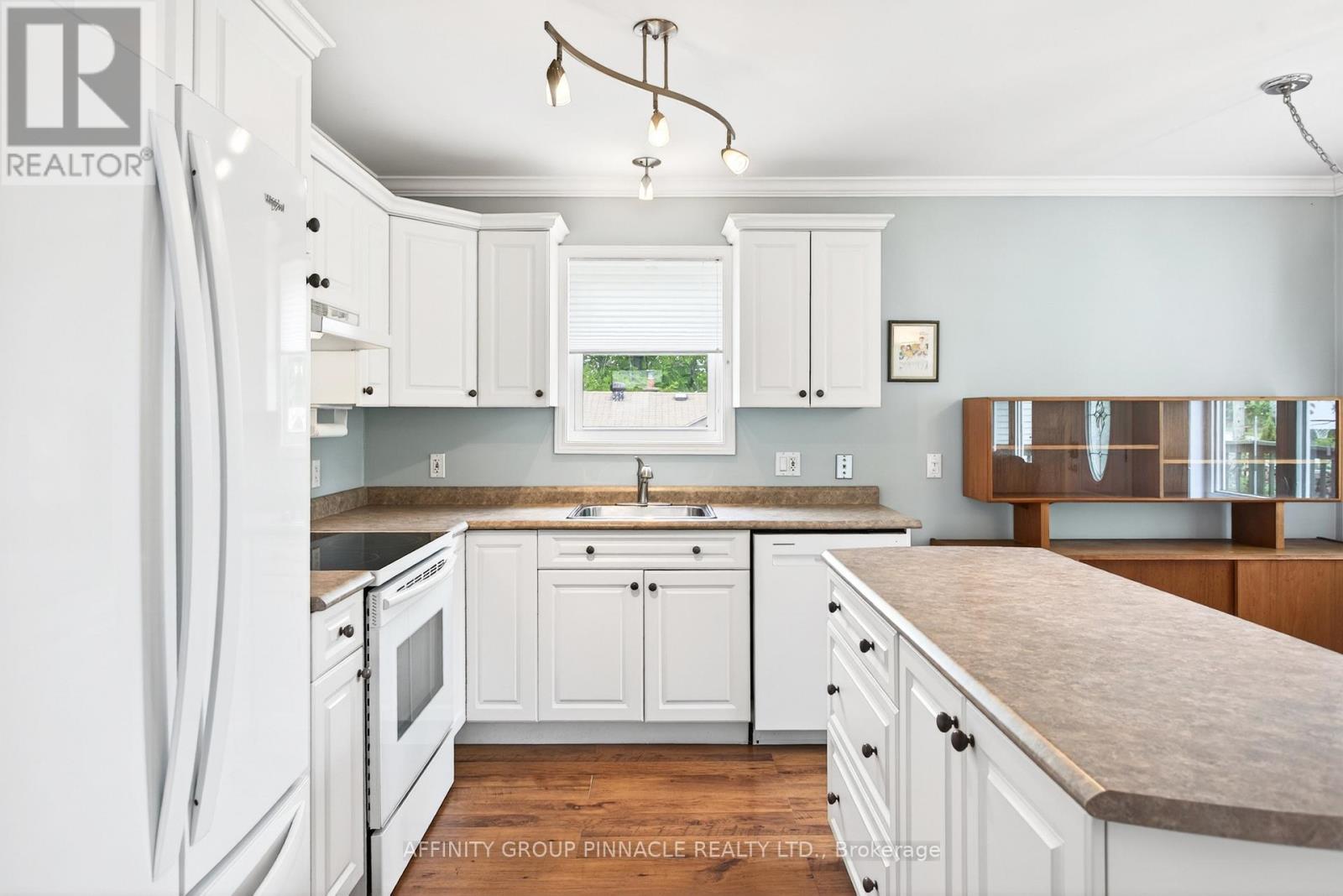 5 FAWN STREET - 10