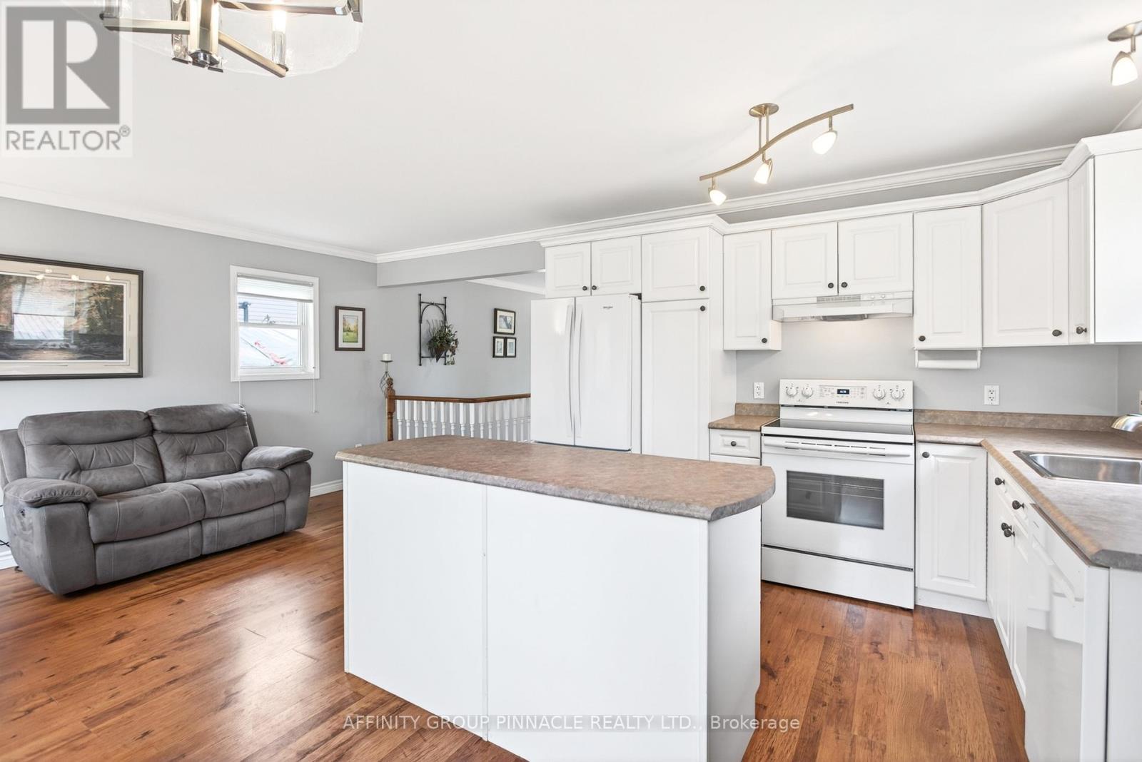 5 FAWN STREET - 9