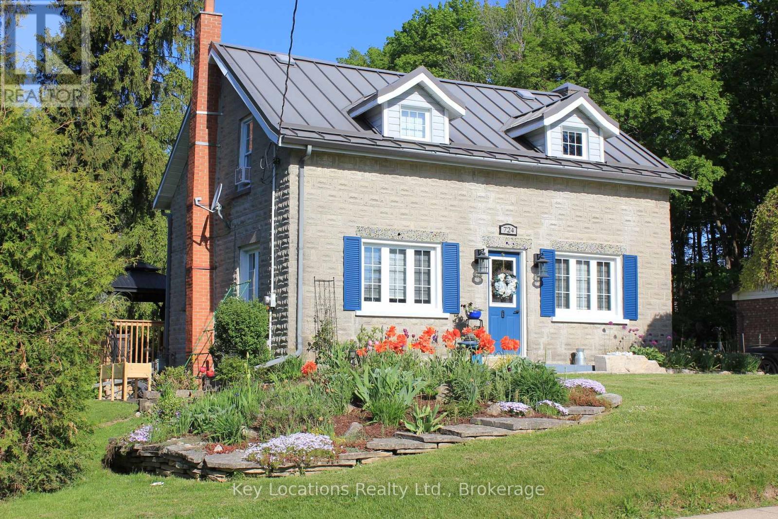 724 GOULD STREET N - 1