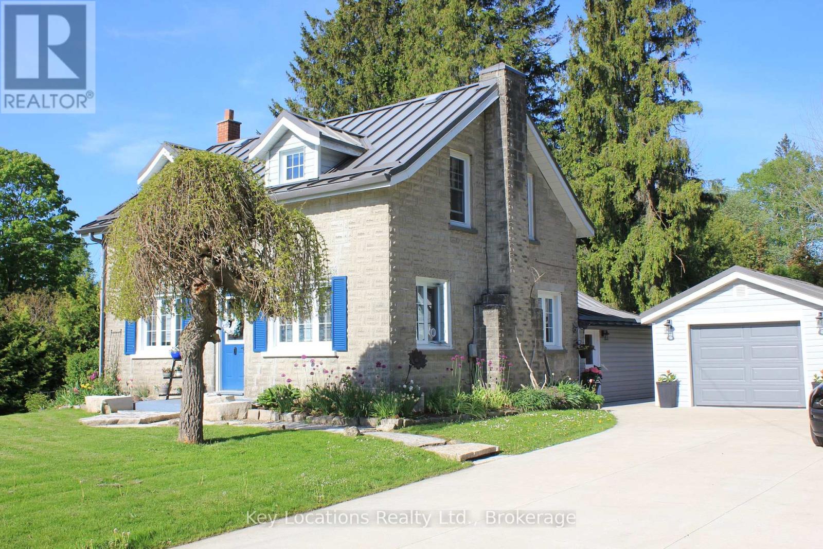 724 GOULD STREET N - 2