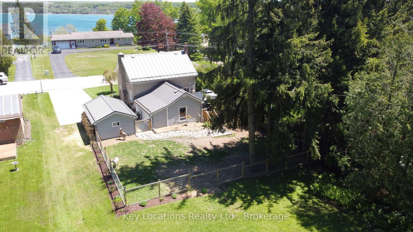 724 GOULD STREET N - 3