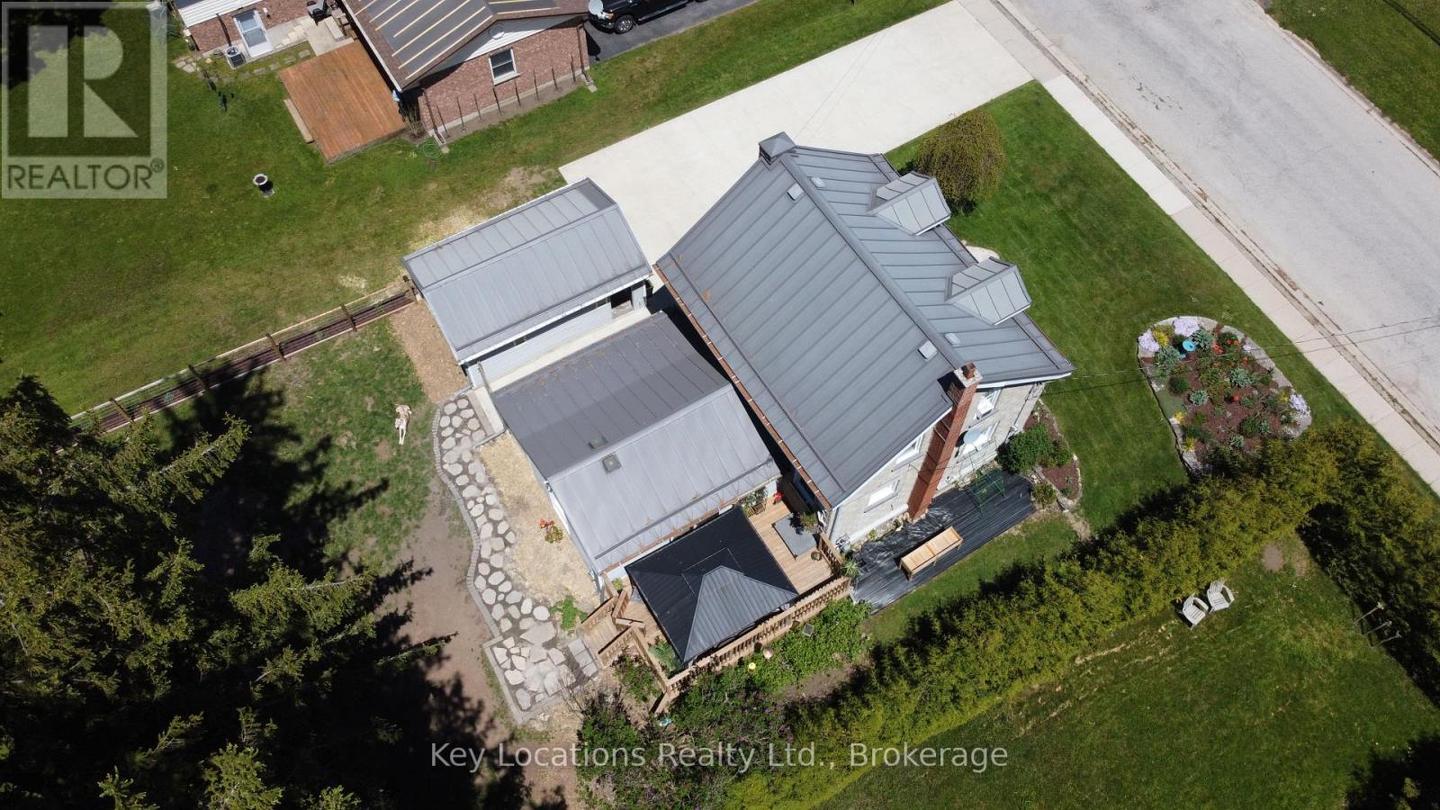 724 GOULD STREET N - 4