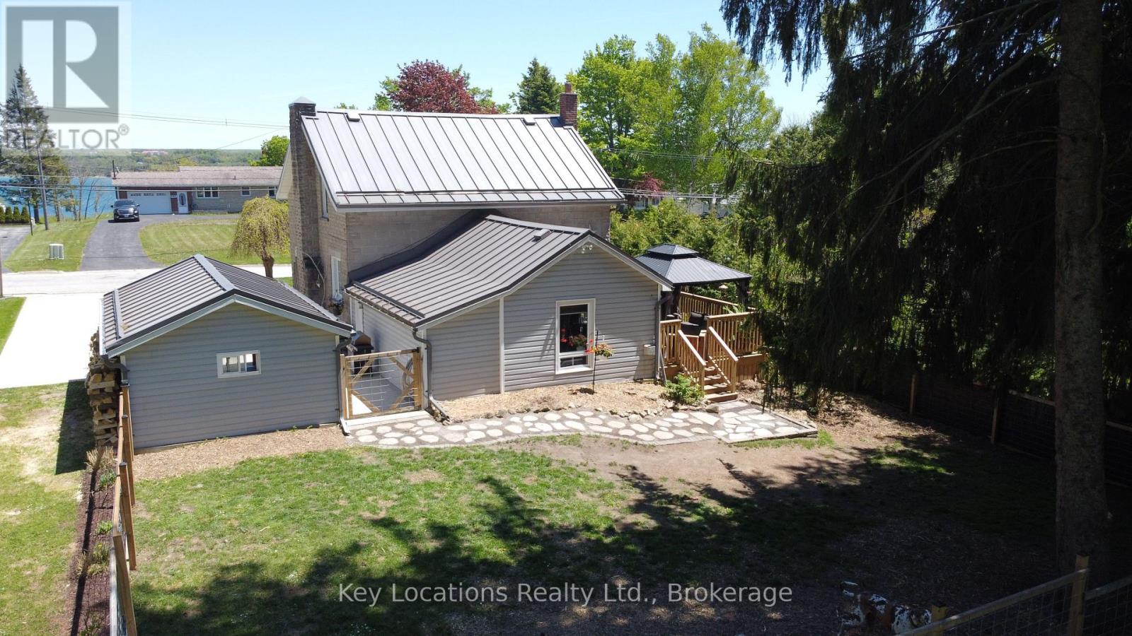724 GOULD STREET N - 5