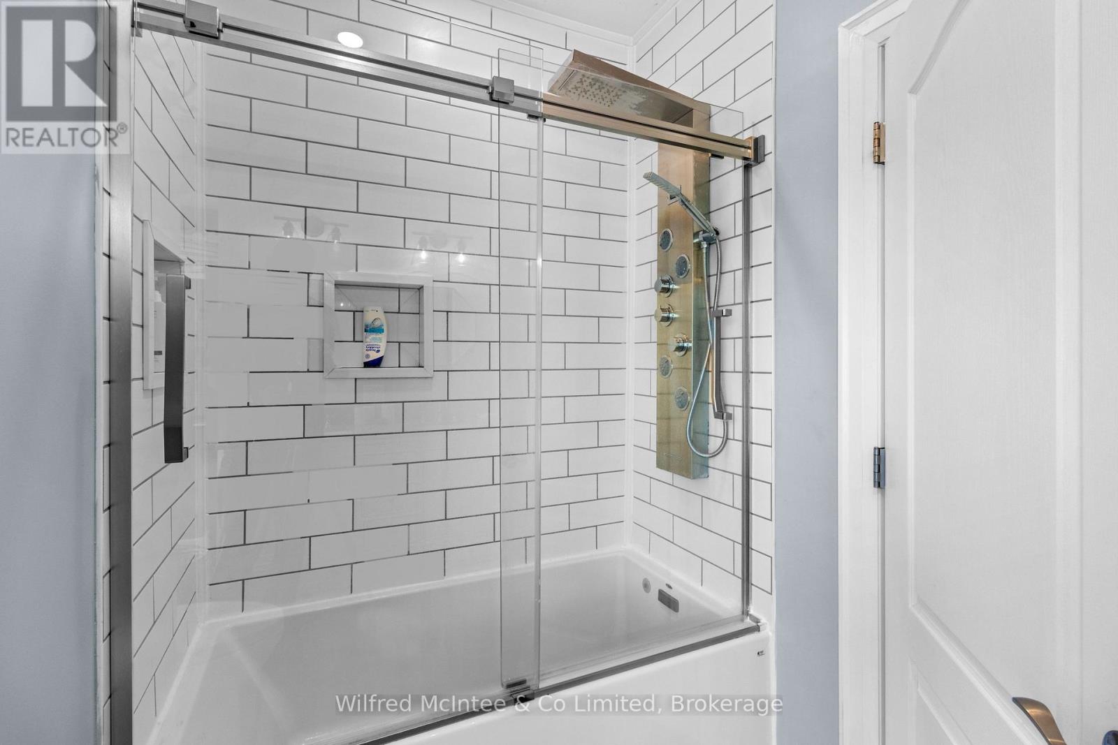 74 ARTHUR STREET W - 17