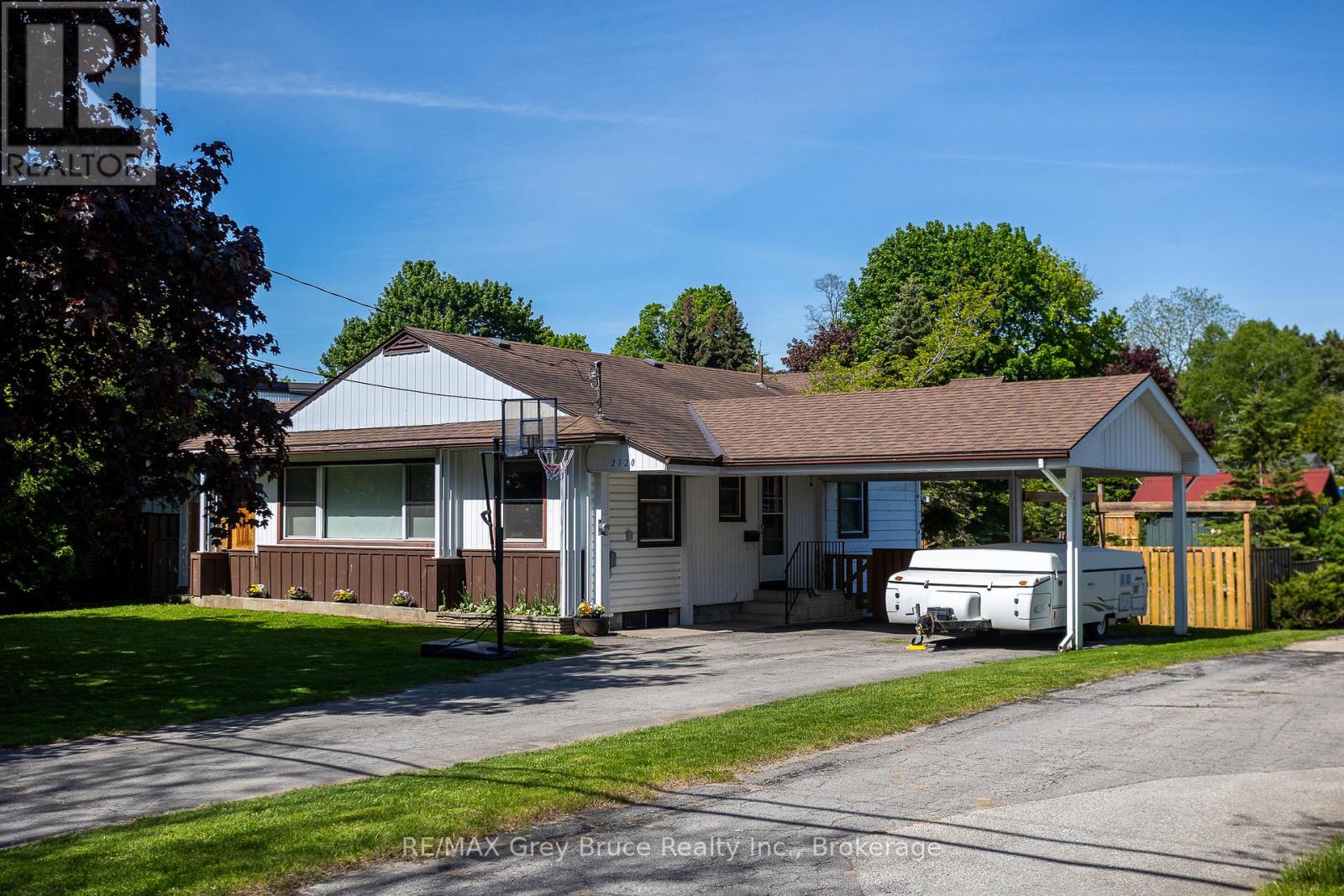 2120 4TH AVENUE W - Image 2