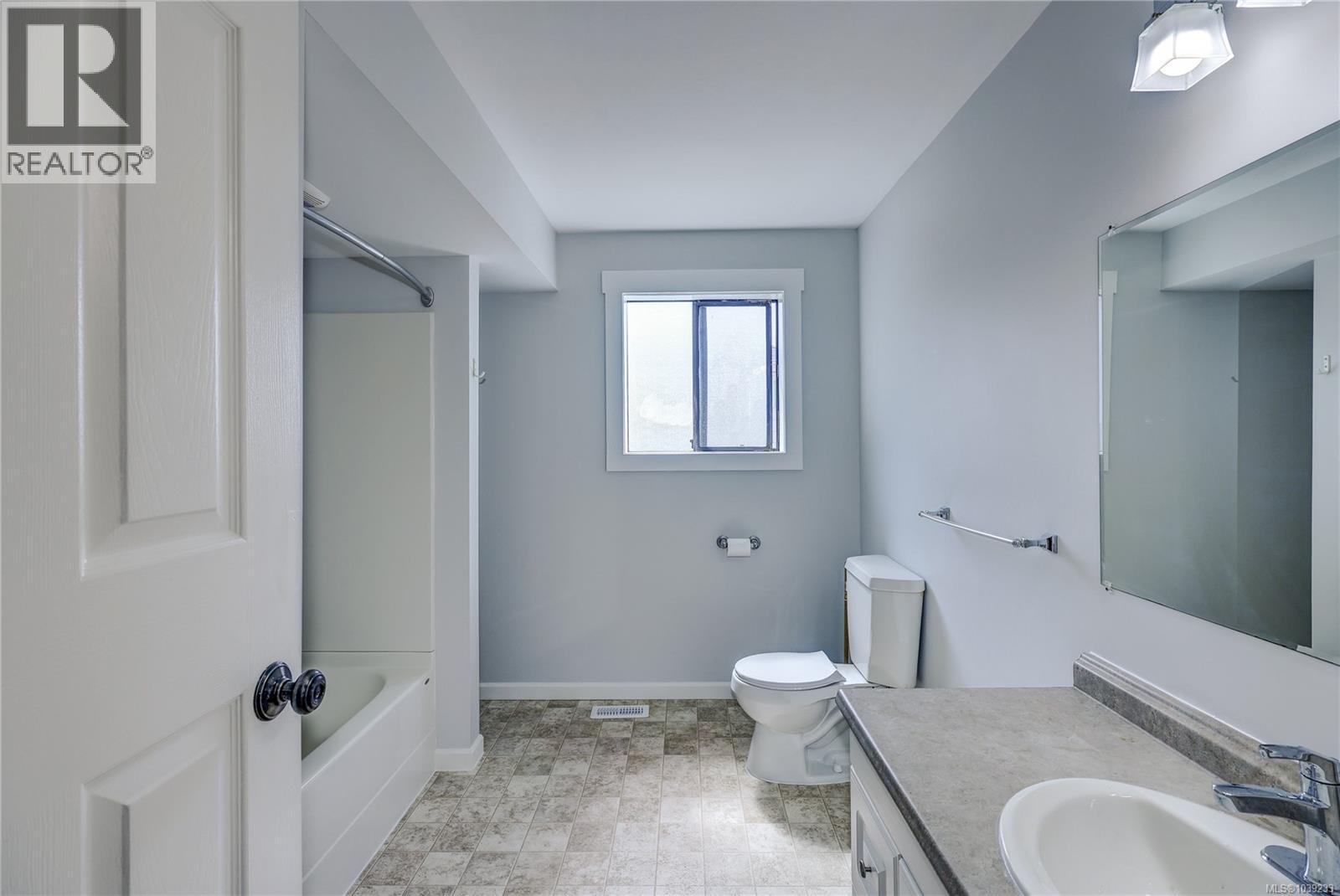 9486 Chemainus Rd - 19