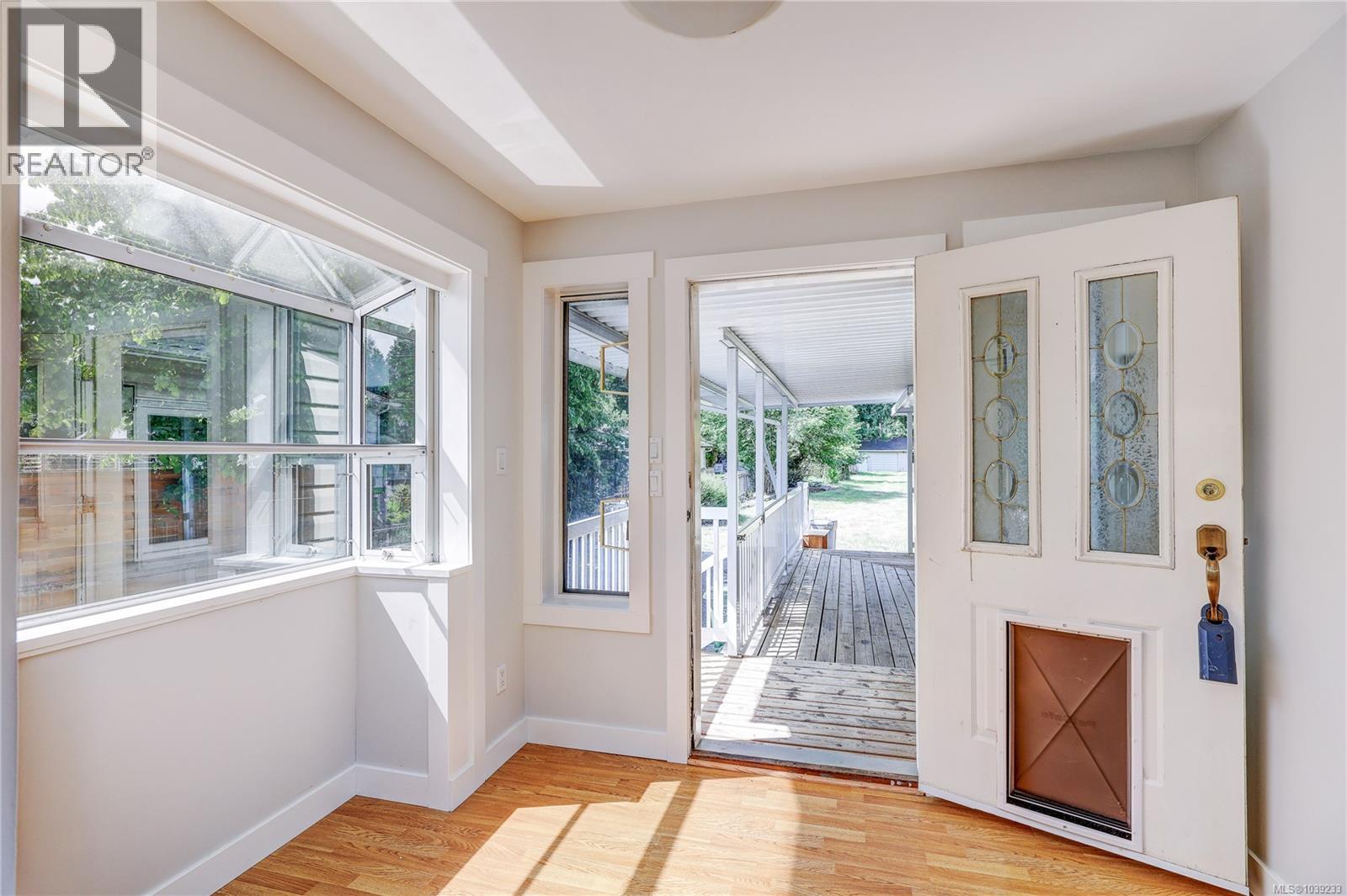 9486 Chemainus Rd - Image 3