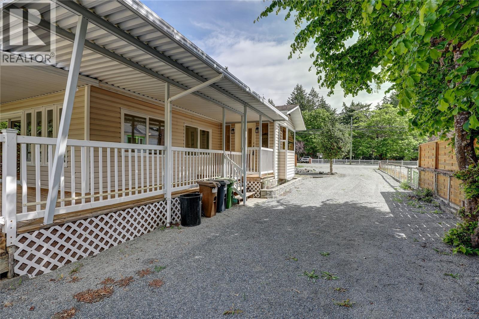 9486 Chemainus Rd - 32