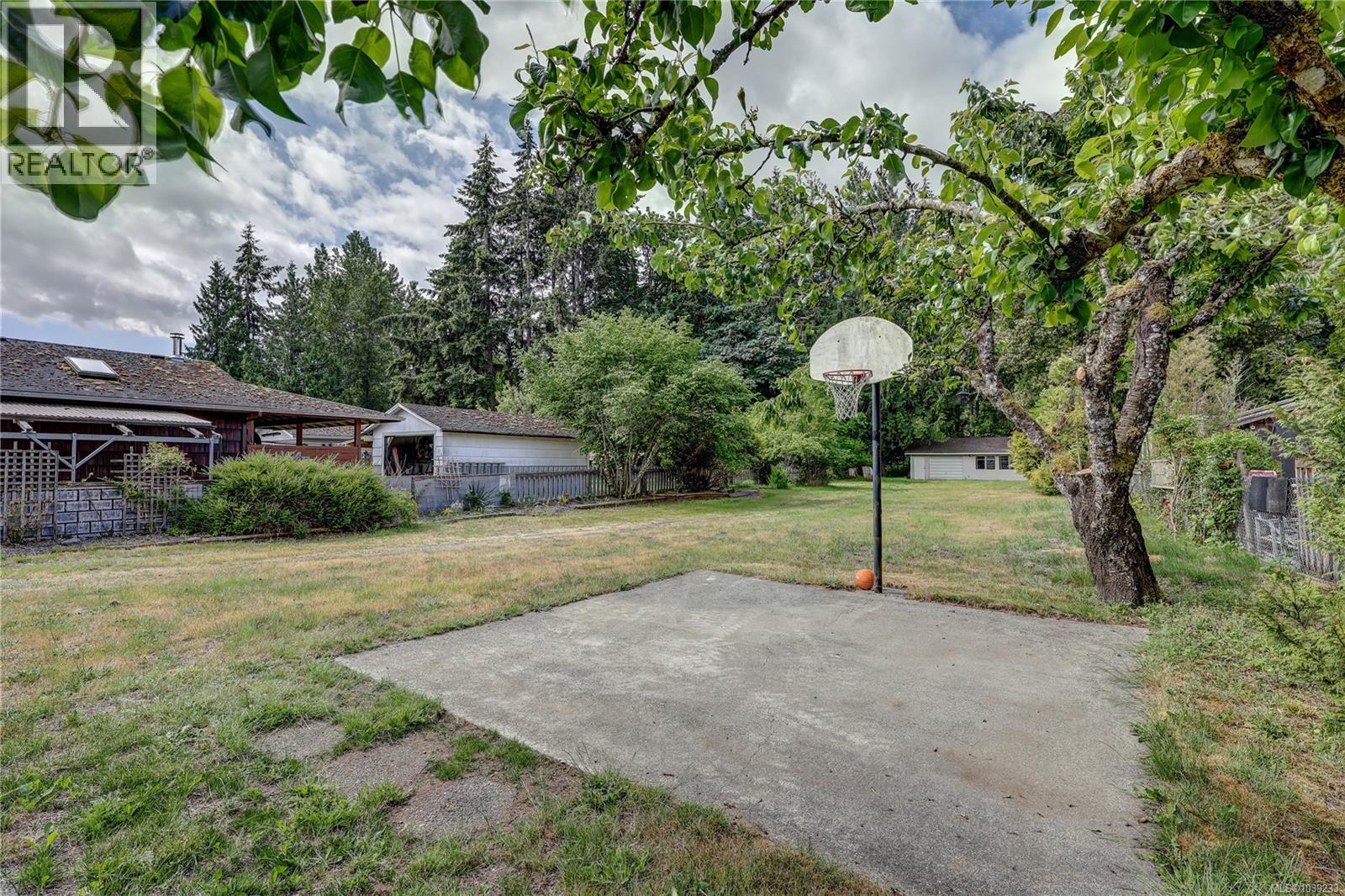 9486 Chemainus Rd - 35