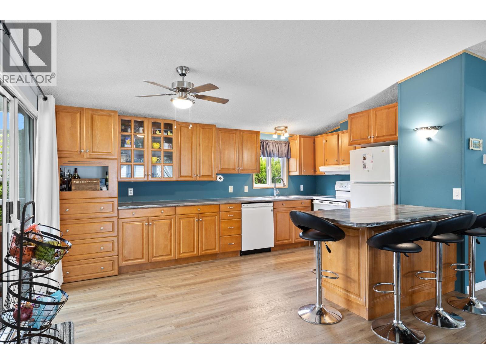 #62 3535 Casorso Road - 2