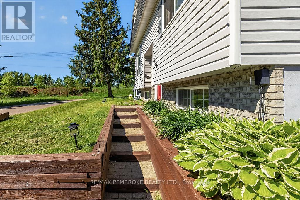466 GOURLEY AVENUE - Image 2